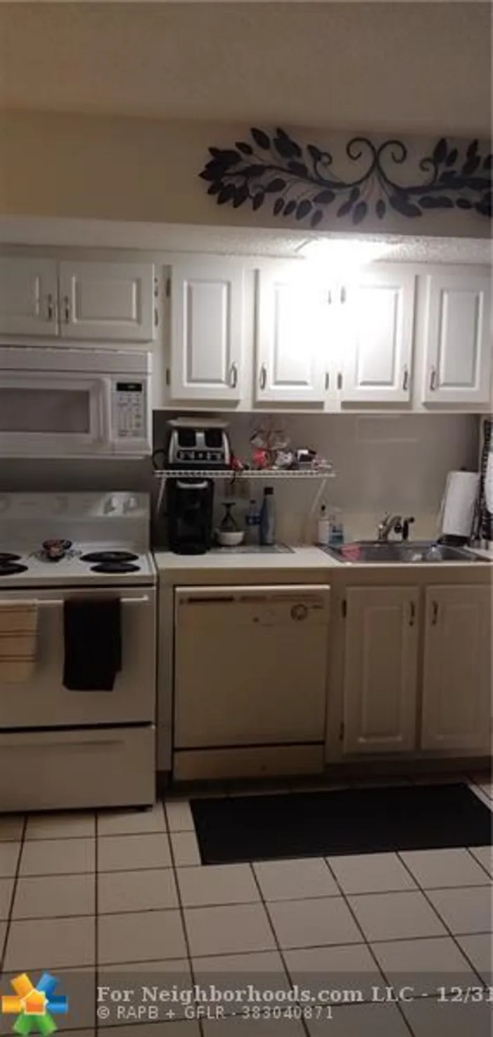 Property Slideshow image 21 of 23 | 2604 nassau bnd apt e1, Coconut Creek, FL, 33066