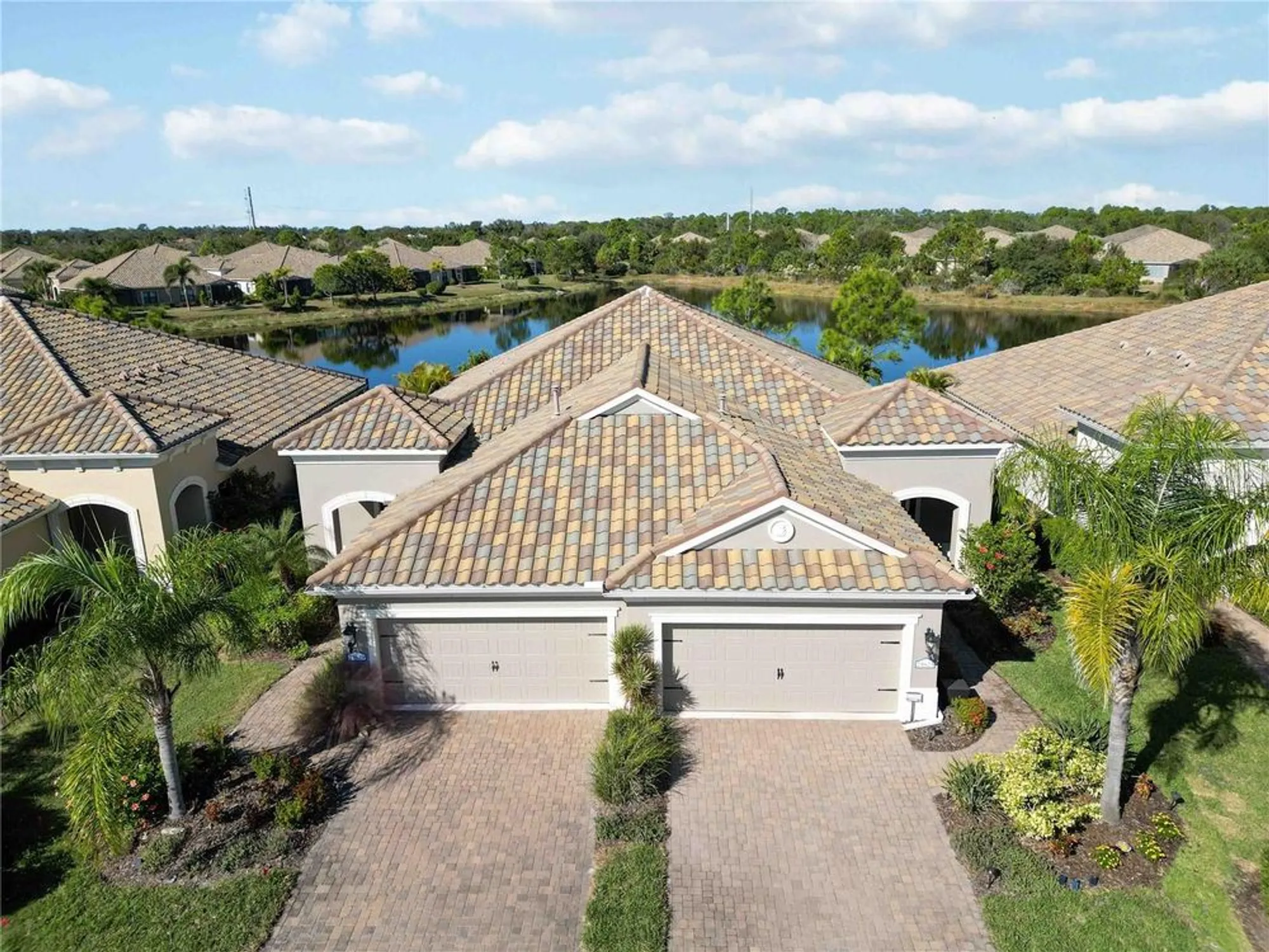 Property Slideshow image 51 of 70 | 21625 avon park ct, Venice, FL, 34293