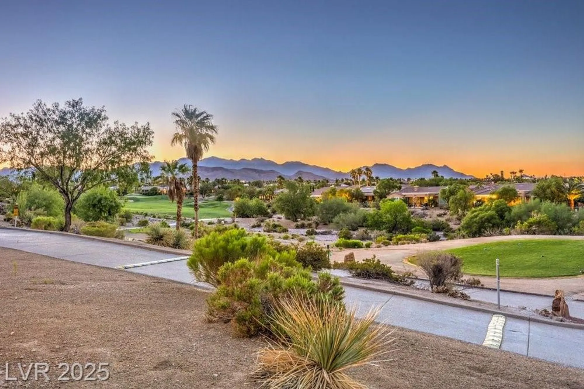 Property Slideshow image 19 of 39 | 10536 abisso dr, Las Vegas, NV, 89135