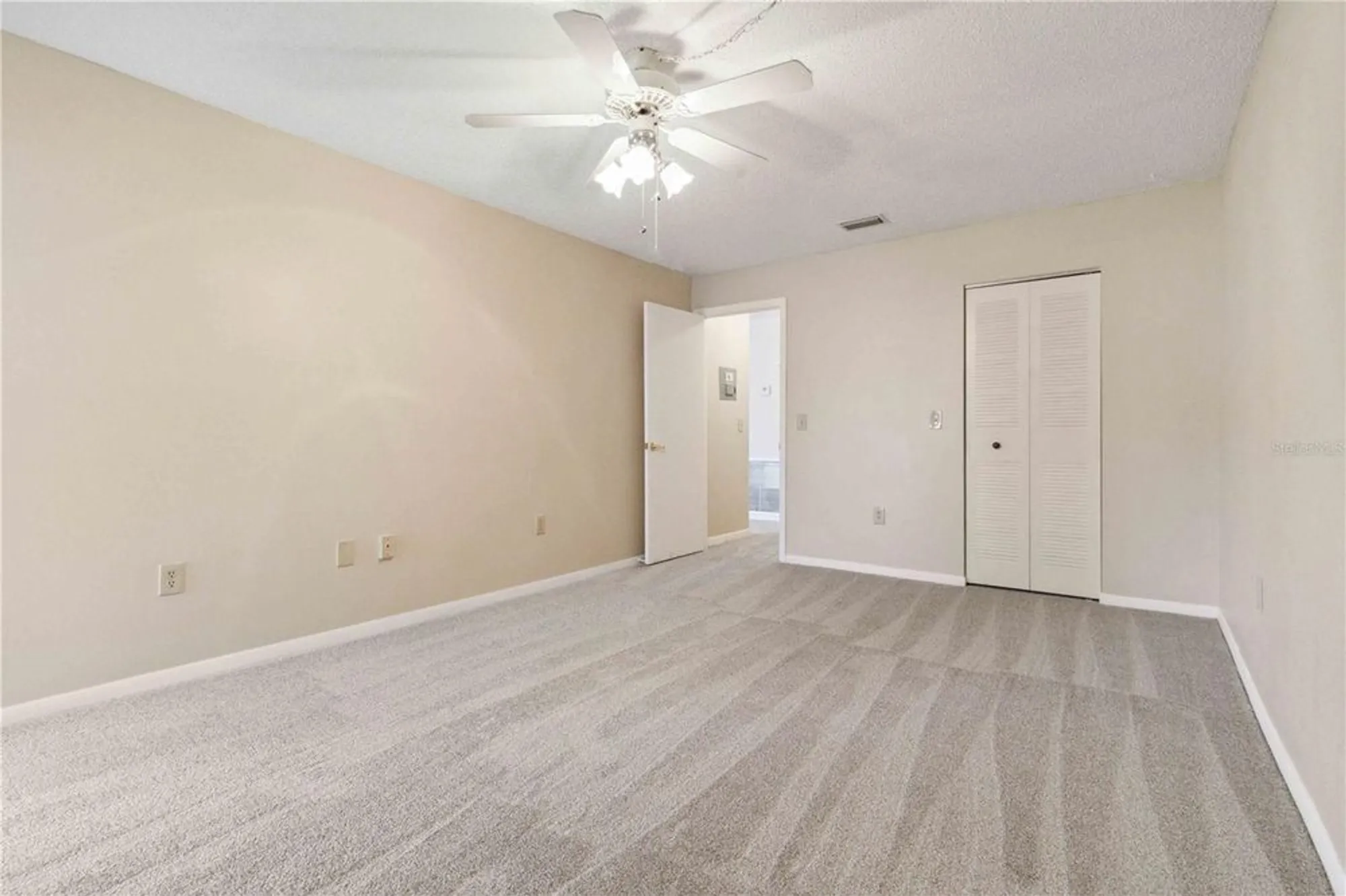 Property Slideshow image 17 of 30 | 5623 80th st n unit 202, St Petersburg, FL, 33709