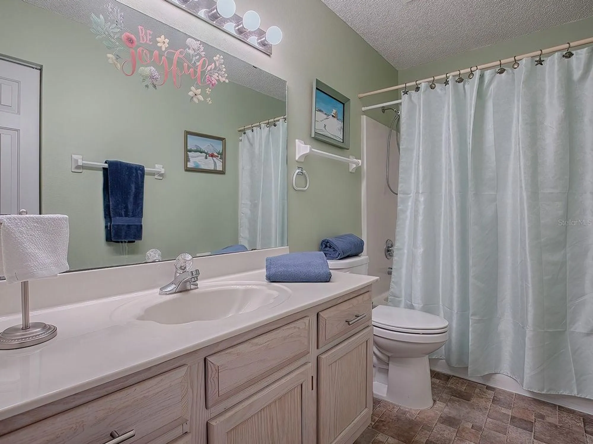 Property Slideshow image 30 of 38 | 32622 oak park dr, Leesburg, FL, 34748