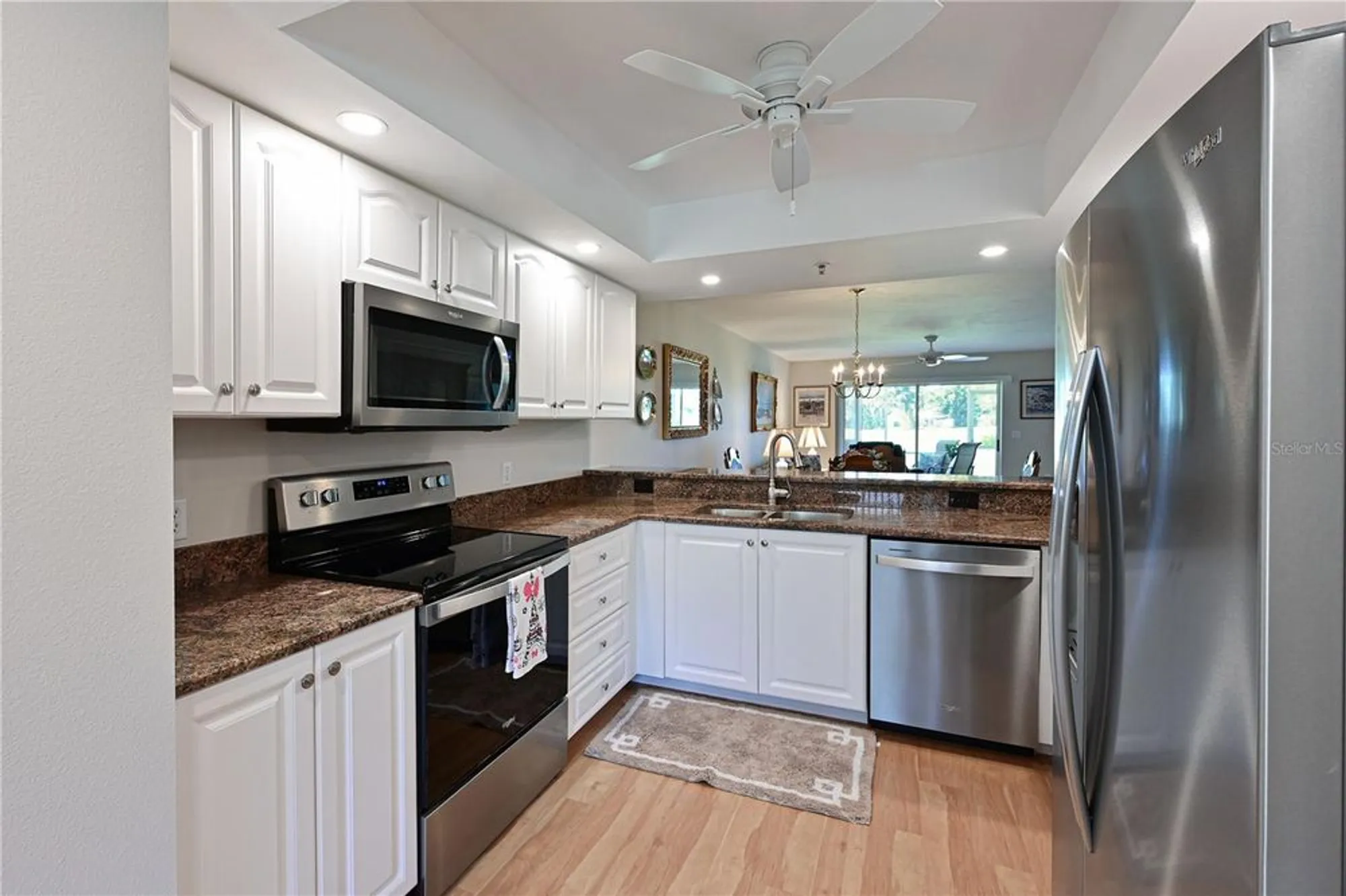 Property Slideshow image 15 of 70 | 6904 drewrys blf apt 803, Bradenton, FL, 34203