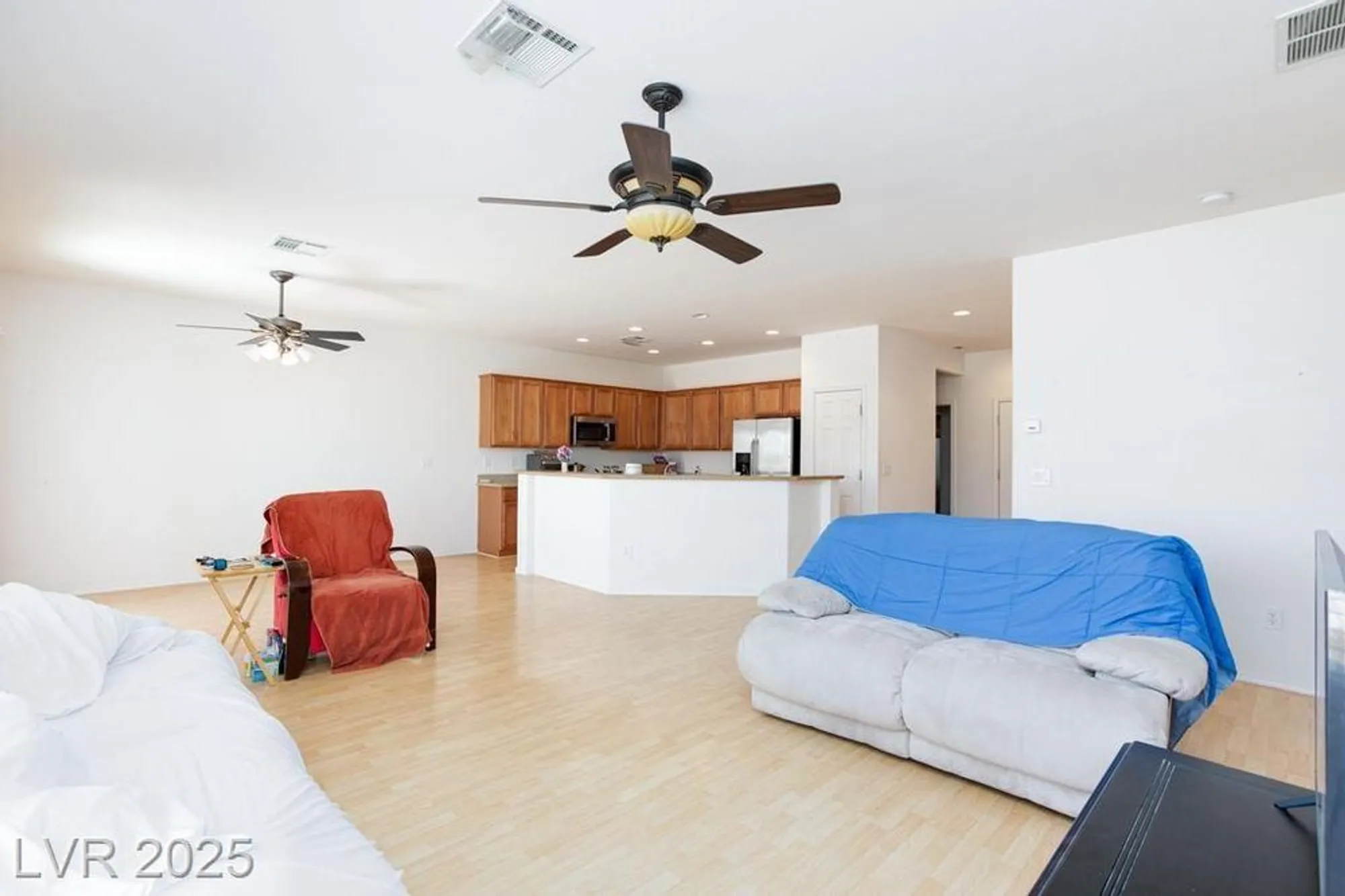 Property Slideshow image 18 of 33 | 7716 homing pigeon st, North Las Vegas, NV, 89084