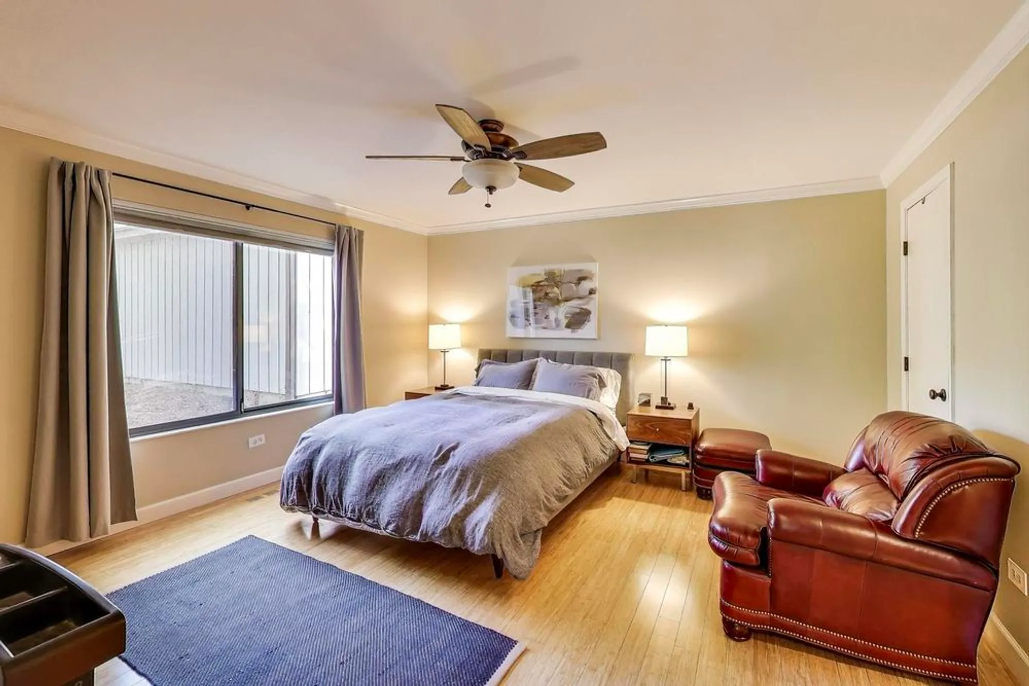 Property Slideshow image 9 of 24 | 220 thornhill ln d, Lake Barrington, IL, 60010