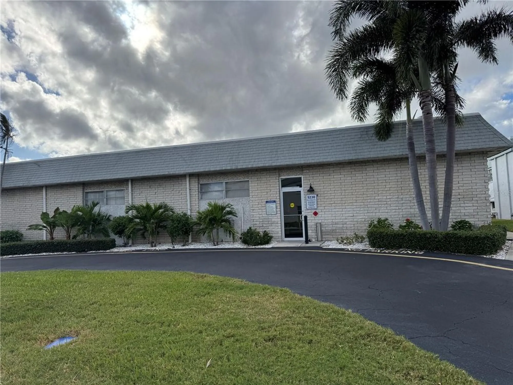 Property Slideshow image 47 of 64 | 5267 81st st n apt 26, Saint Petersburg, FL, 33709