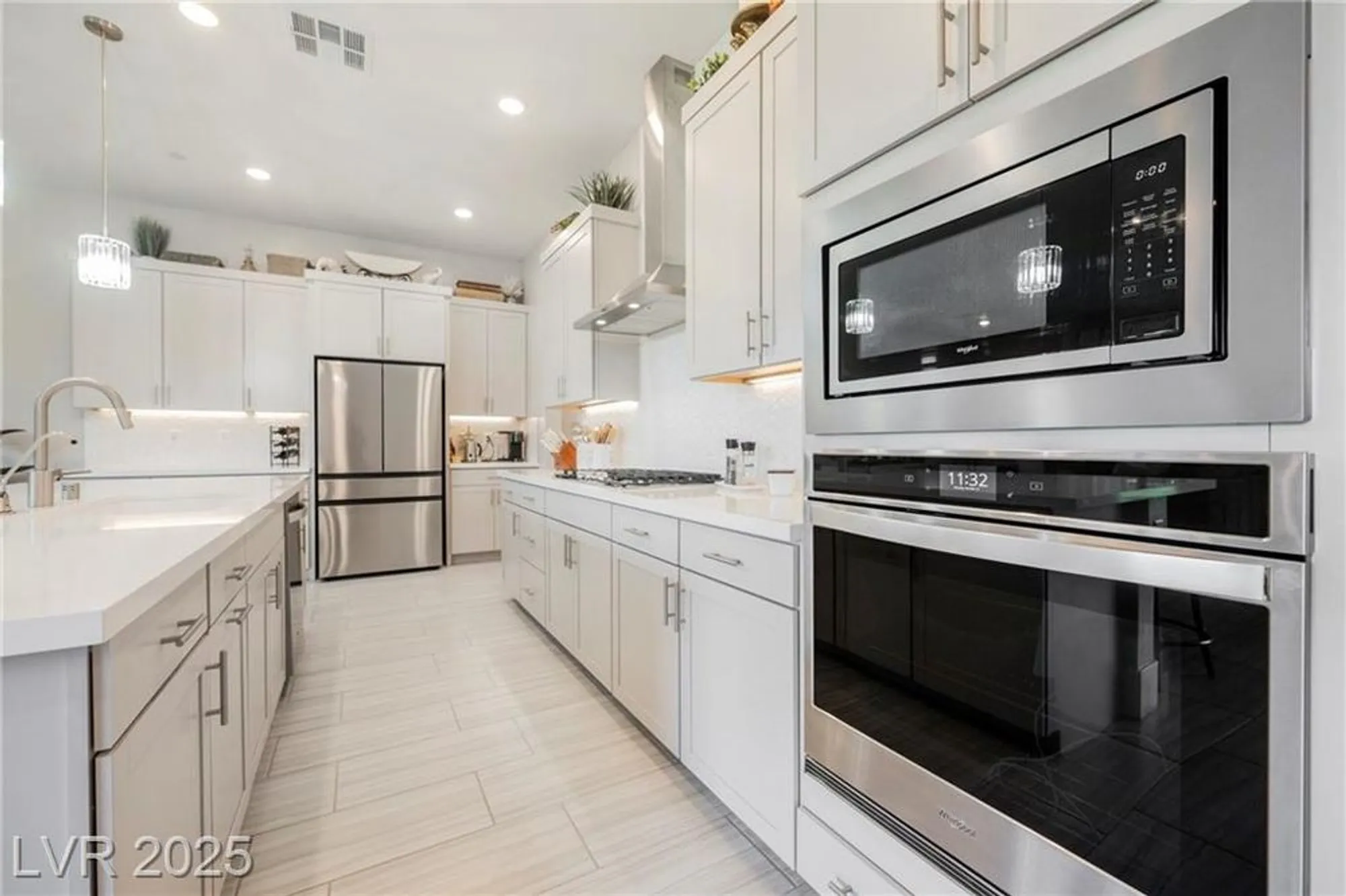 Property Slideshow image 5 of 67 | 10023 chrysolite pl, Las Vegas, NV, 89143