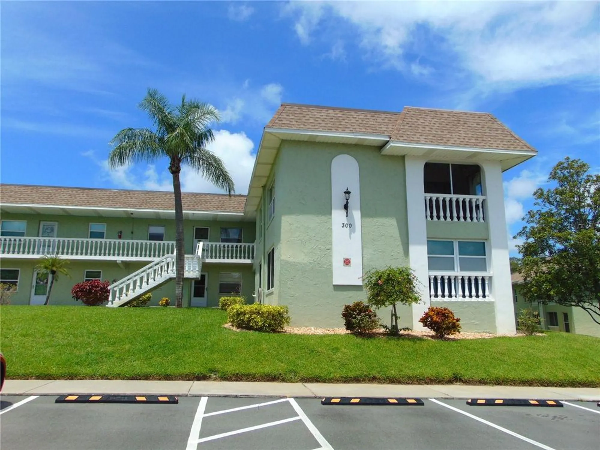 Property Slideshow image 1 of 13 | 1250 s pinellas ave 307, Tarpon Springs, FL, 34689