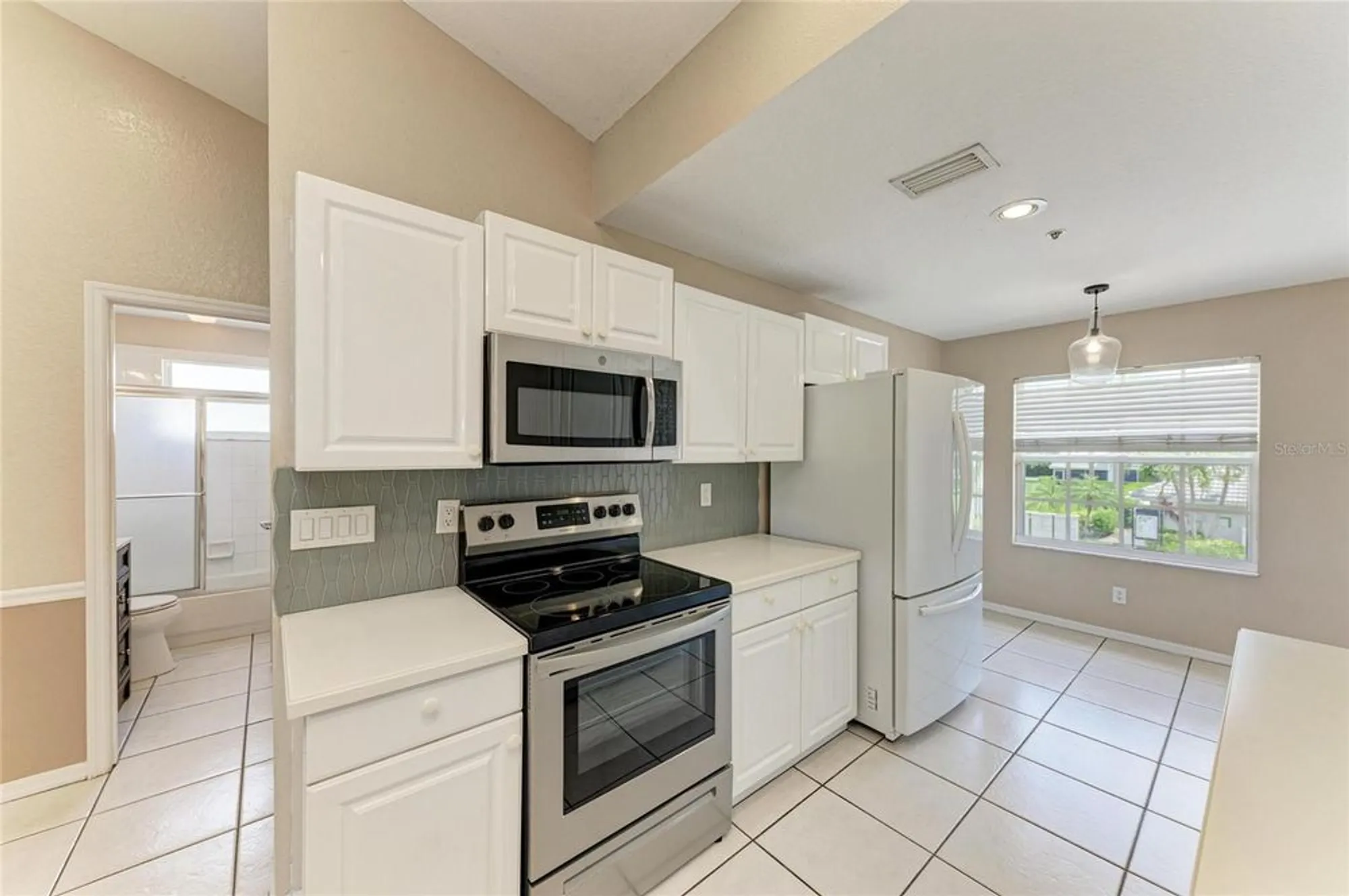 Property Slideshow image 18 of 51 | 6618 pineview ter # 6618, Bradenton, FL, 34203