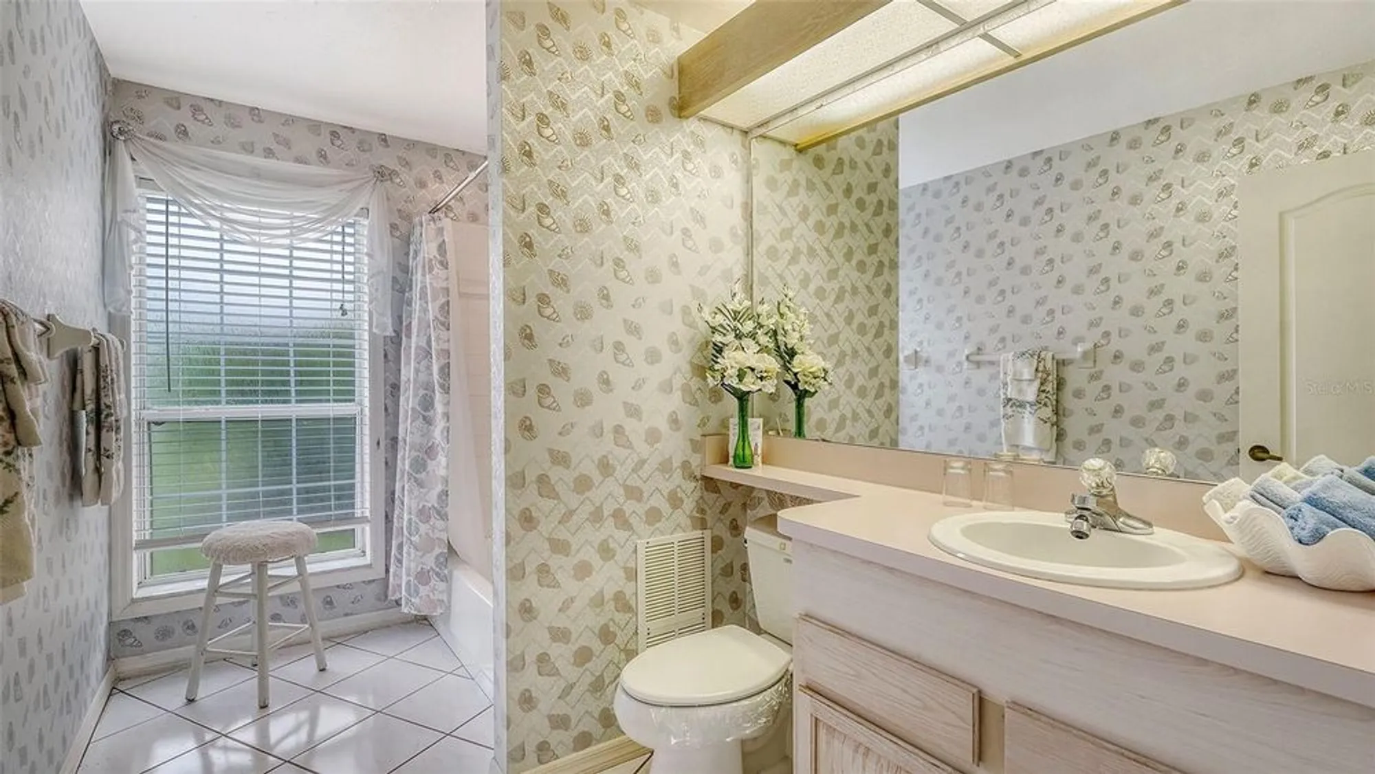 Property Slideshow image 30 of 66 | 6803 drewrys blf, Bradenton, FL, 34203