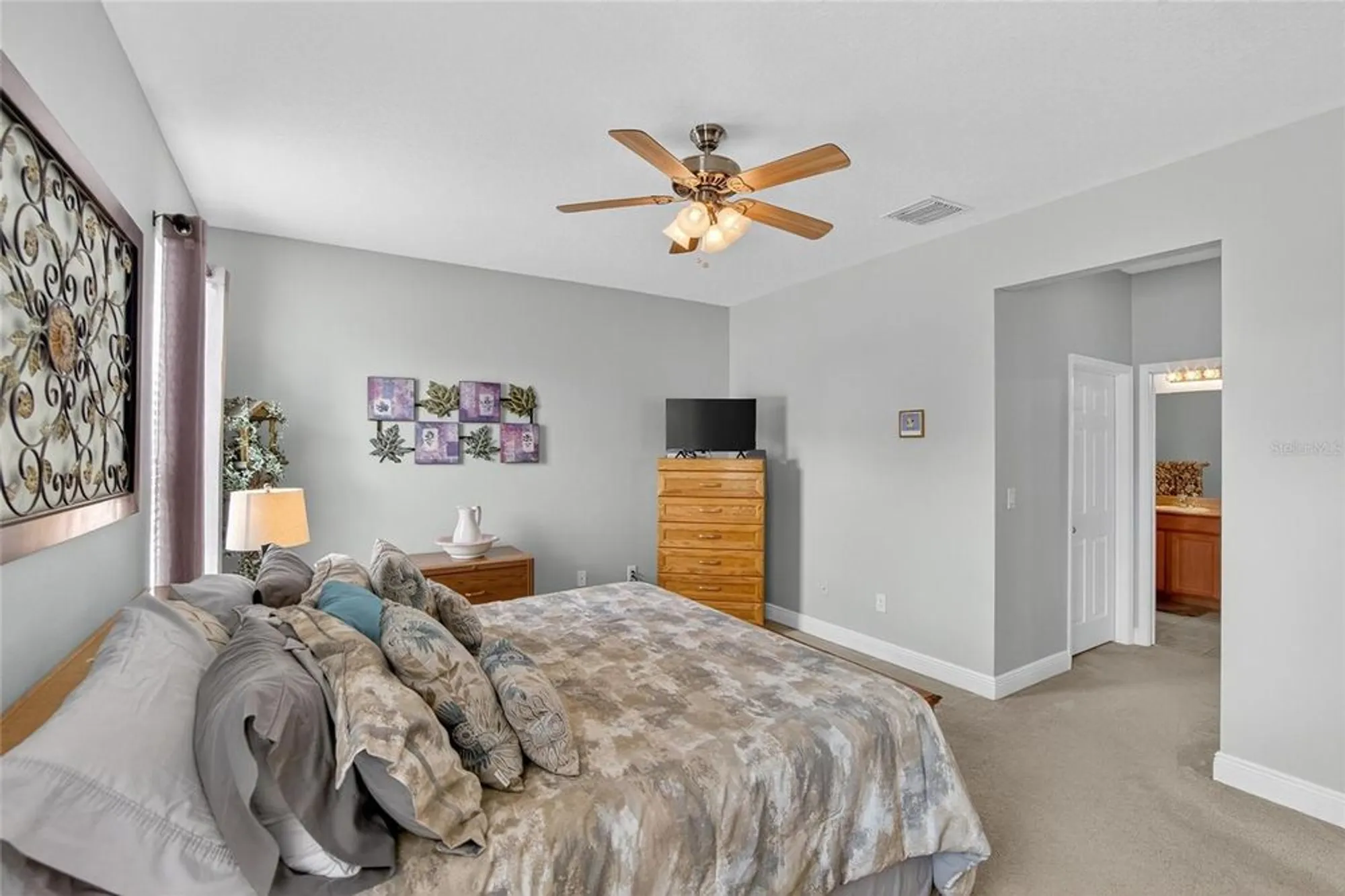 Property Slideshow image 23 of 58 | 307 bluewater falls ct, Apollo Beach, FL, 33572