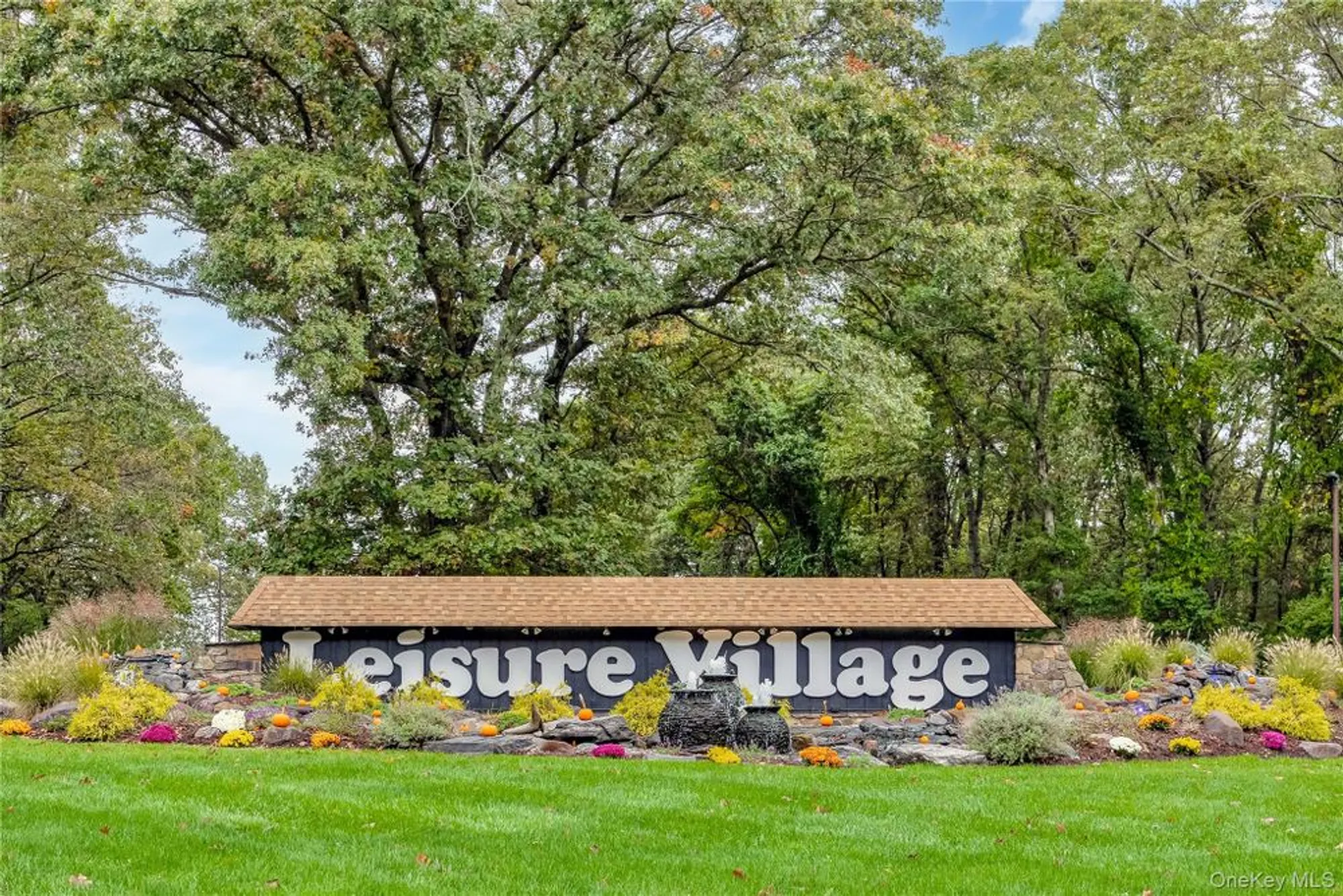 Property Slideshow image 5 of 22 | 412 weymouth ct unit b, Ridge, NY, 11961