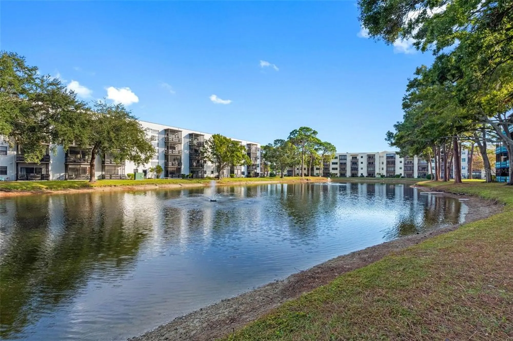 Property Slideshow image 3 of 46 | 5970 80th st n unit 411, St Petersburg, FL, 33709