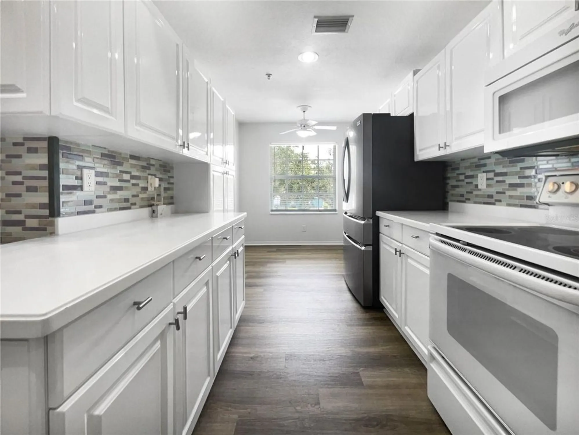 Property Slideshow image 9 of 29 | 6629 pineview ter # 5-201, Bradenton, FL, 34203