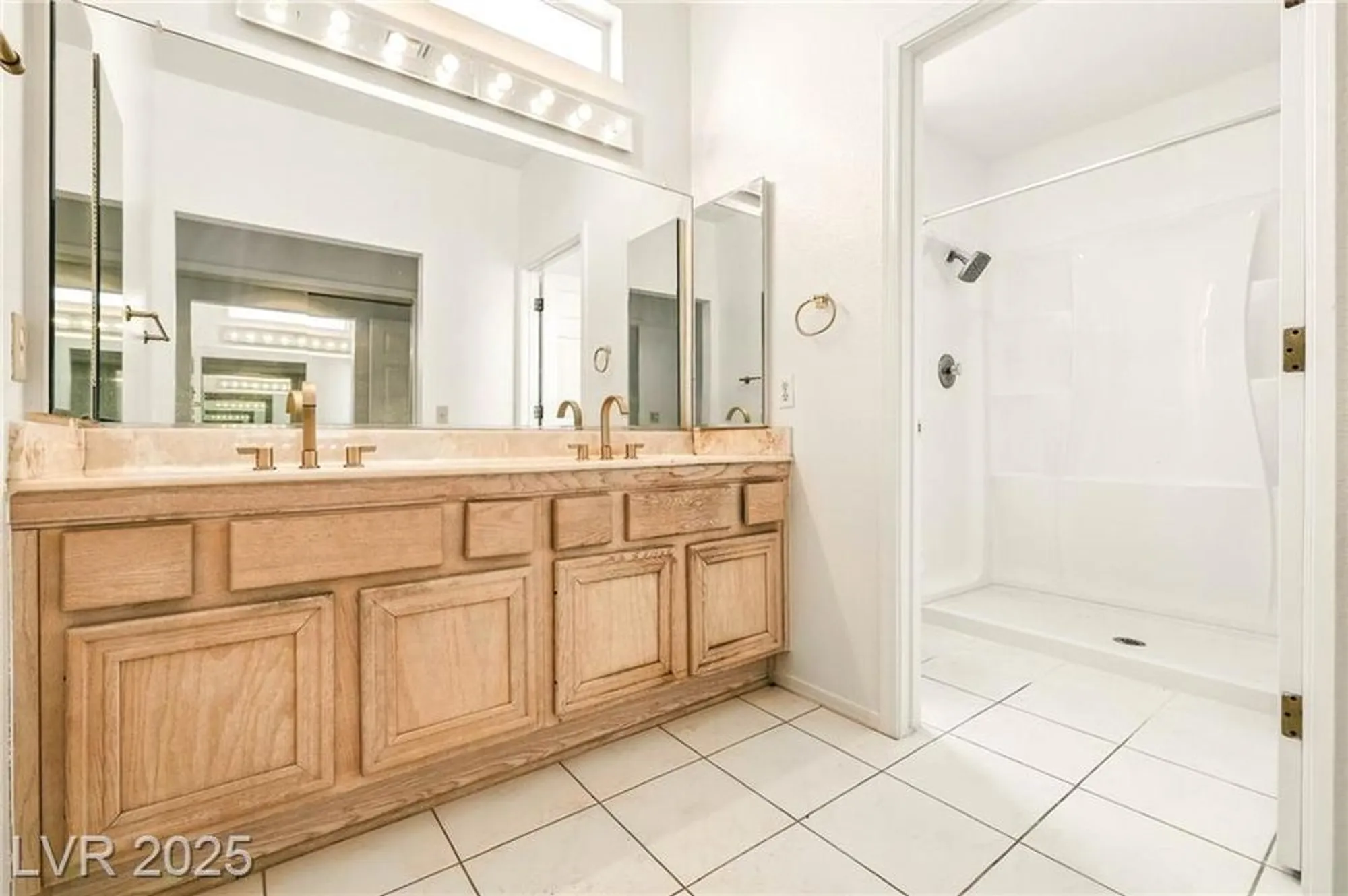 Property Slideshow image 24 of 35 | 8500 linderwood dr, Las Vegas, NV, 89134