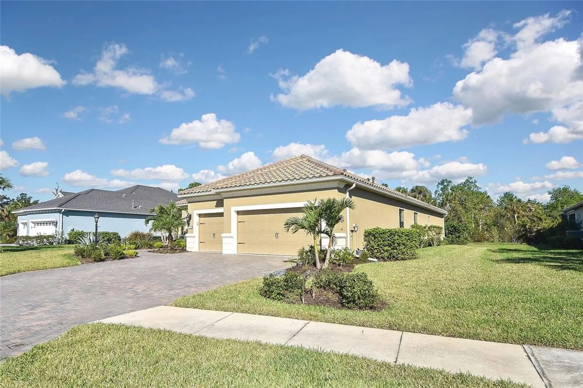Property Slideshow image 30 of 37 | 169 n cayman isles blvd, Englewood, FL, 34223