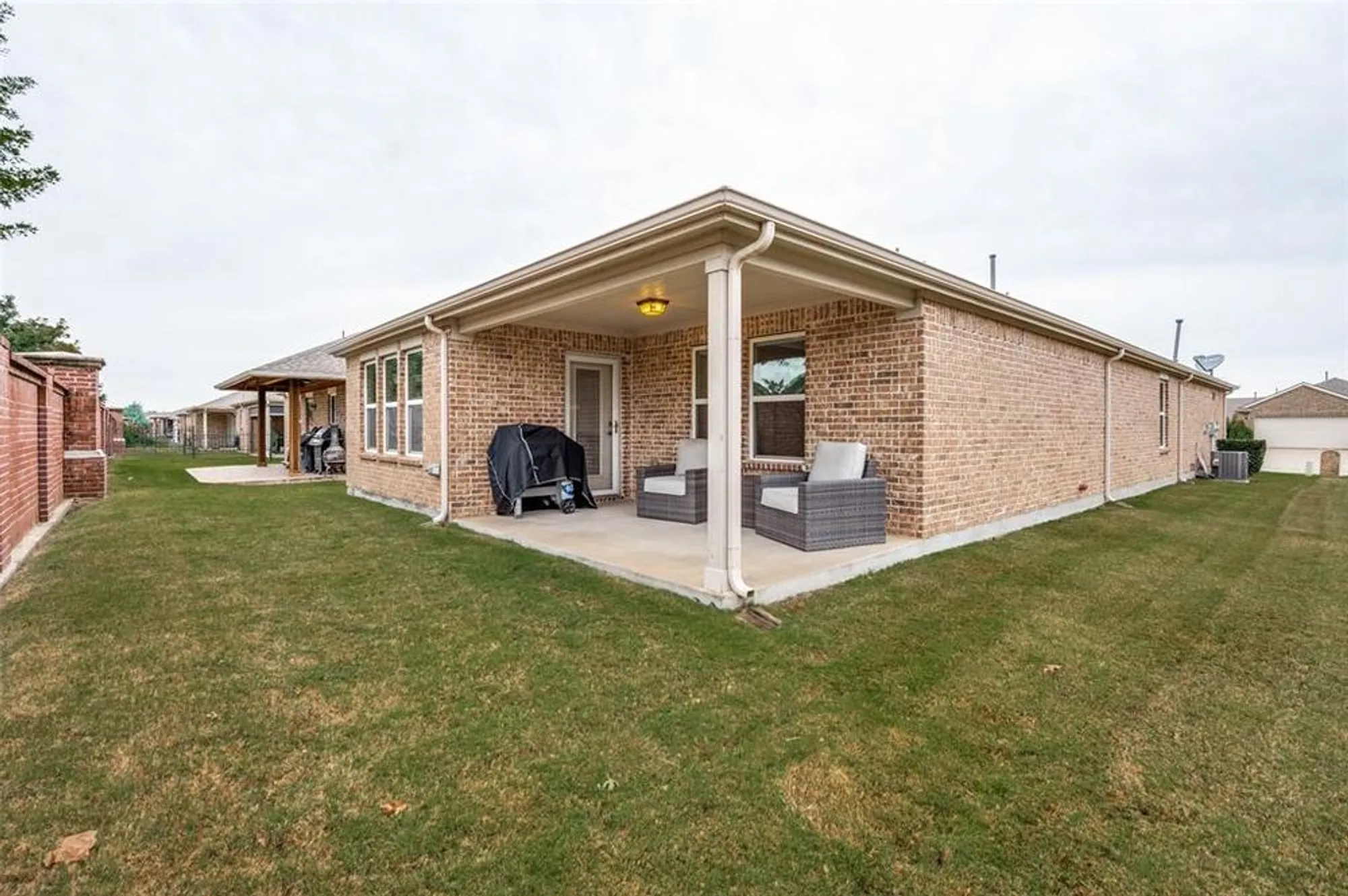 Property Slideshow image 20 of 25 | 8040 cool river dr, Frisco, TX, 75036