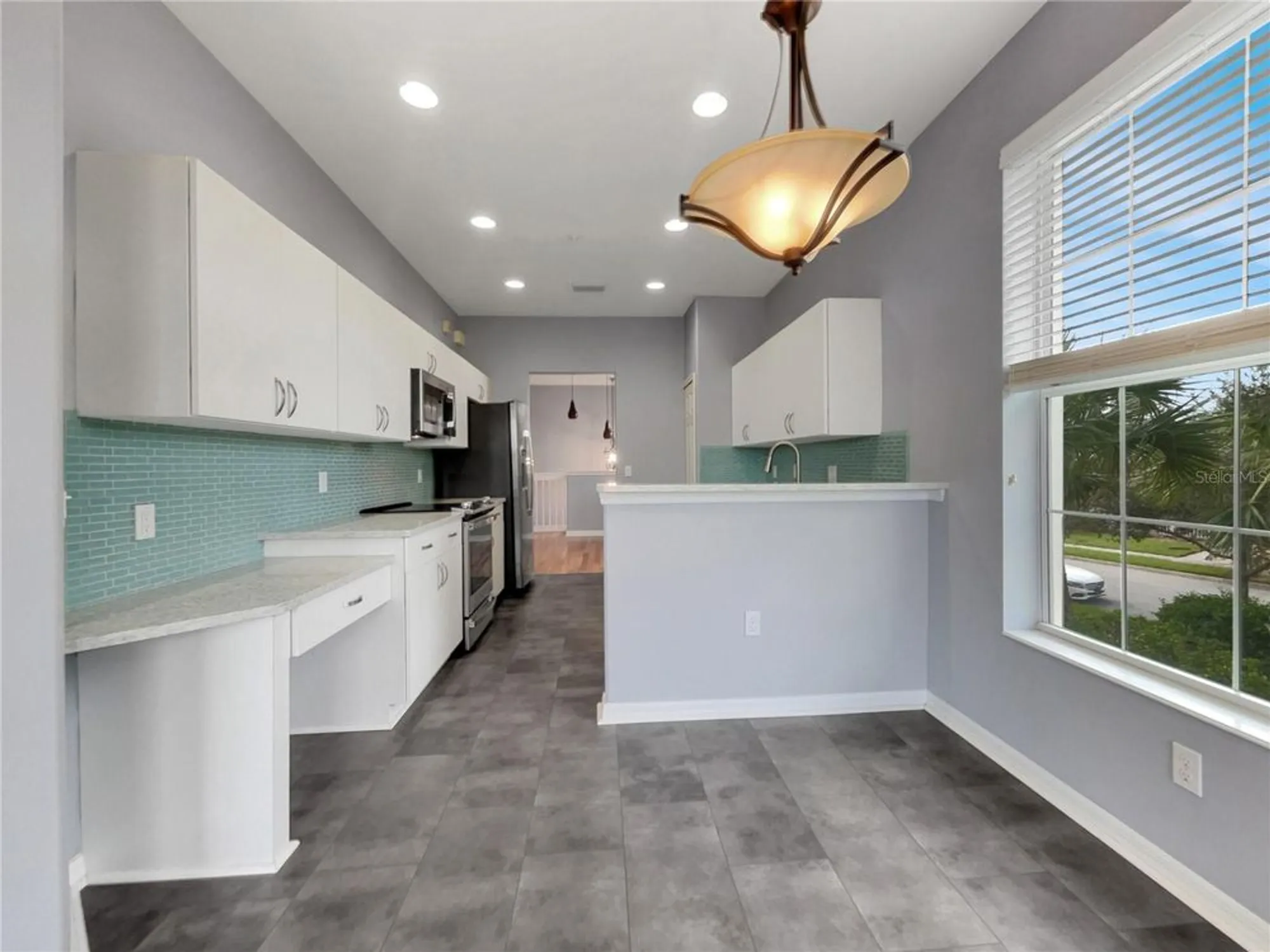 Property Slideshow image 5 of 29 | 1181 burgos dr # 406, Sarasota, FL, 34238