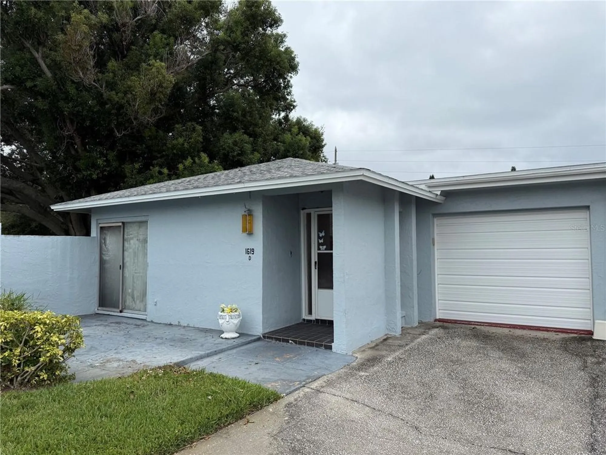 Property Slideshow image 2 of 35 | 1619 whithorn pl d, Palm Harbor, FL, 34684