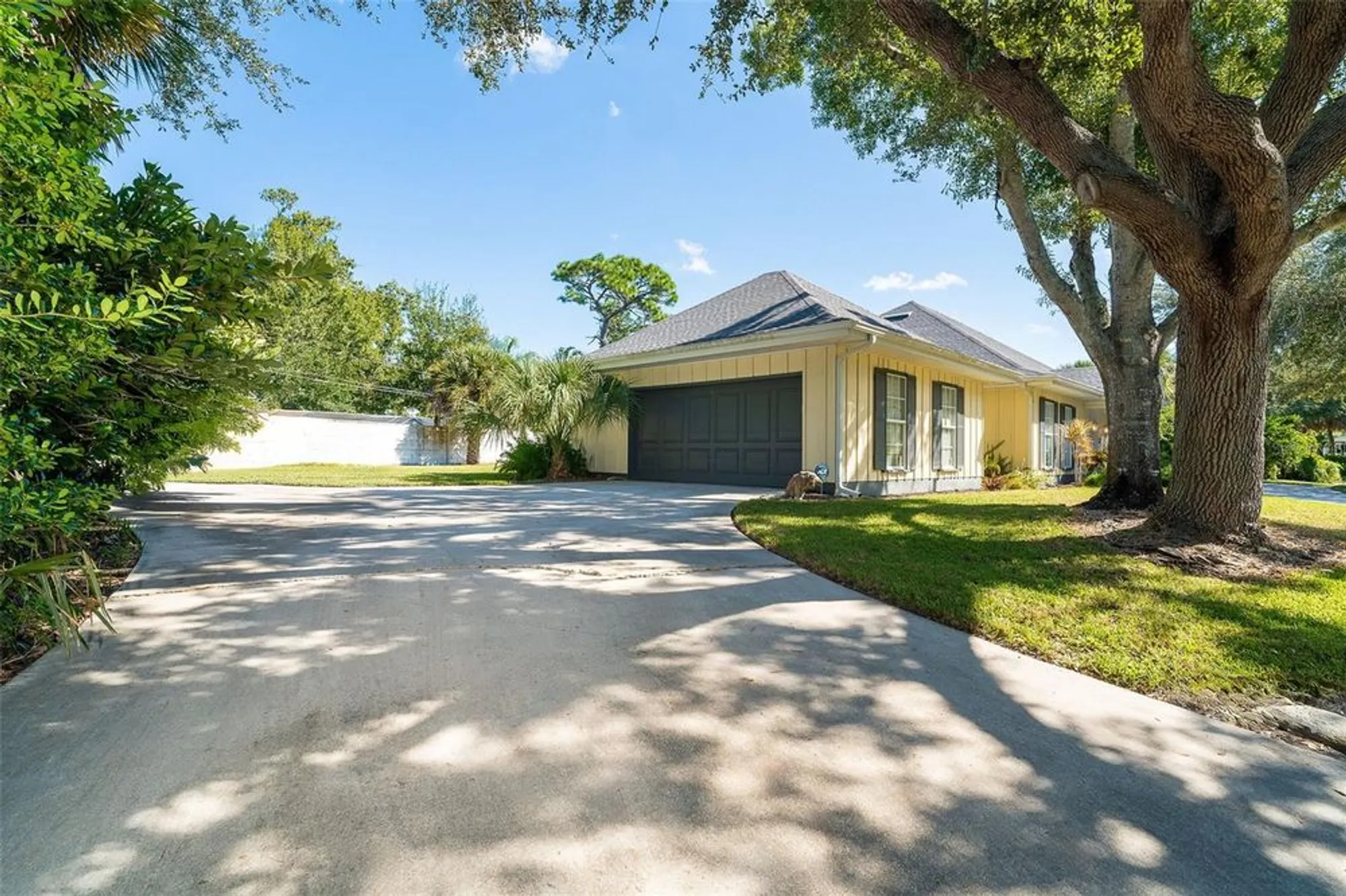 Property Slideshow image 37 of 43 | 12 golf view dr, Englewood, FL, 34223