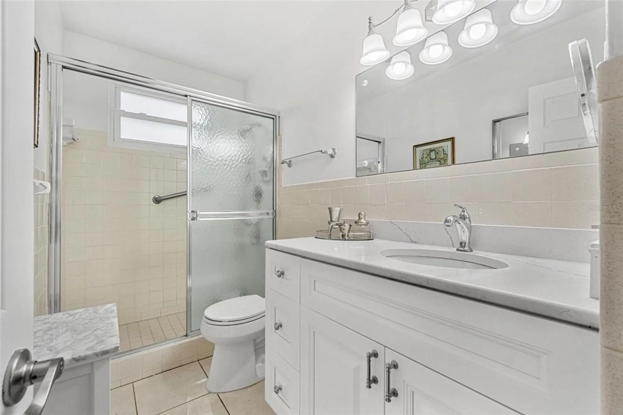 Property Slideshow image 10 of 70 | 2430 brazilia dr 28, Clearwater, FL, 33763