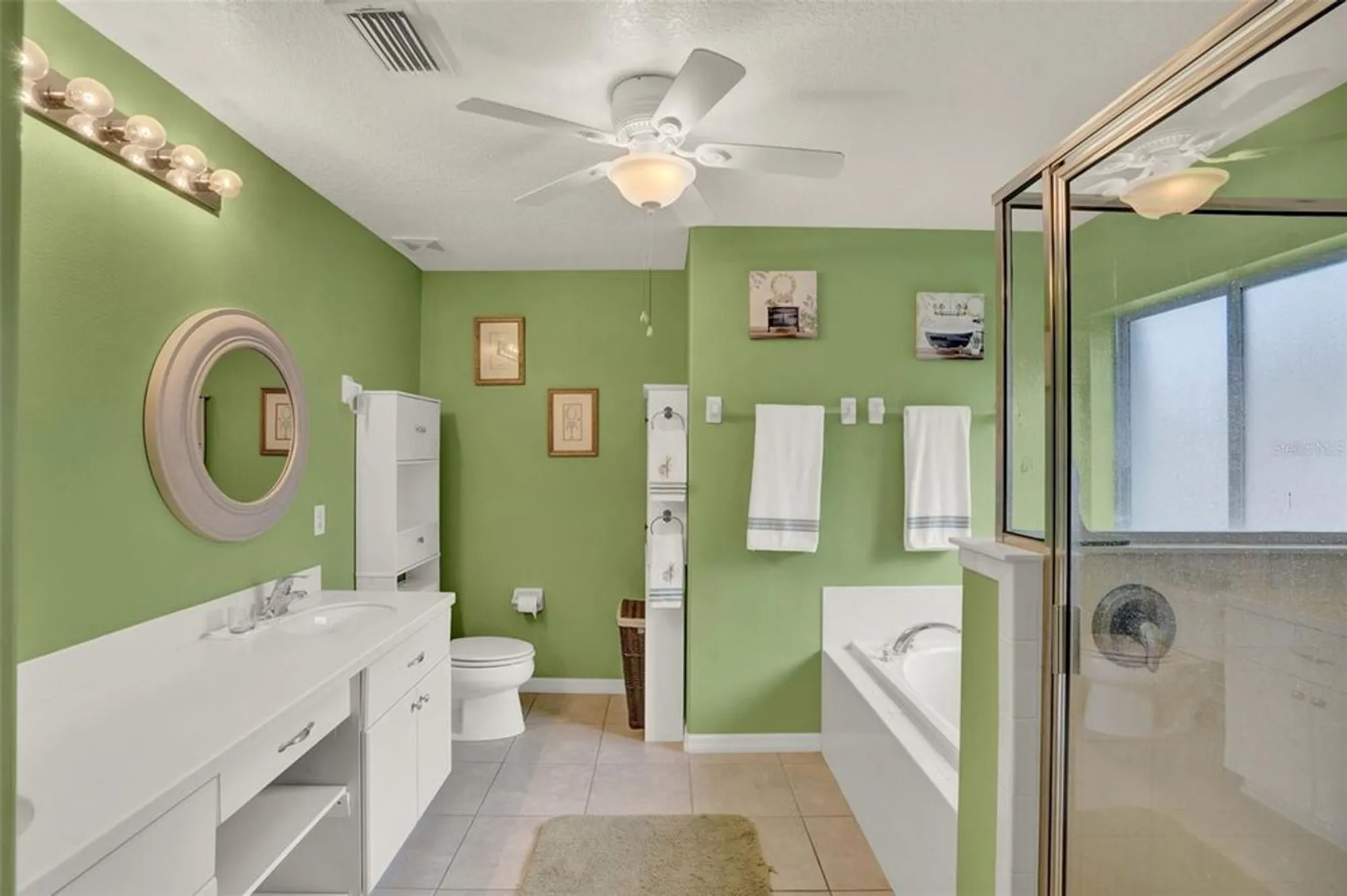 Property Slideshow image 19 of 45 | 27302 stoney brook dr, Leesburg, FL, 34748