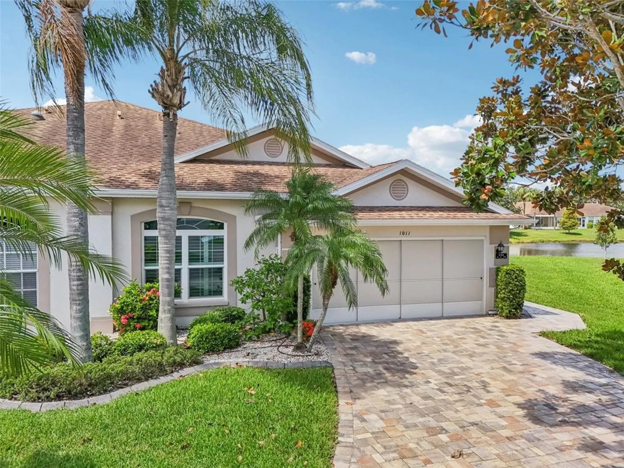 Property Slideshow image 1 of 67 | 1011 otter mill way, Sun City Center, FL, 33573