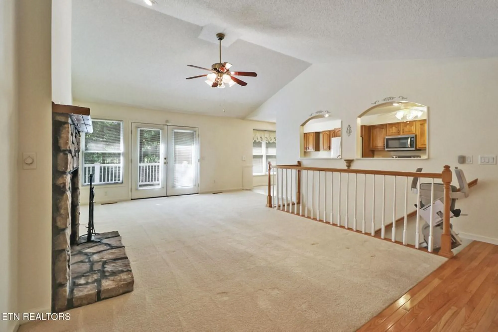 Property Slideshow image 8 of 54 | 104 flossmoor cir, Crossville, TN, 38558