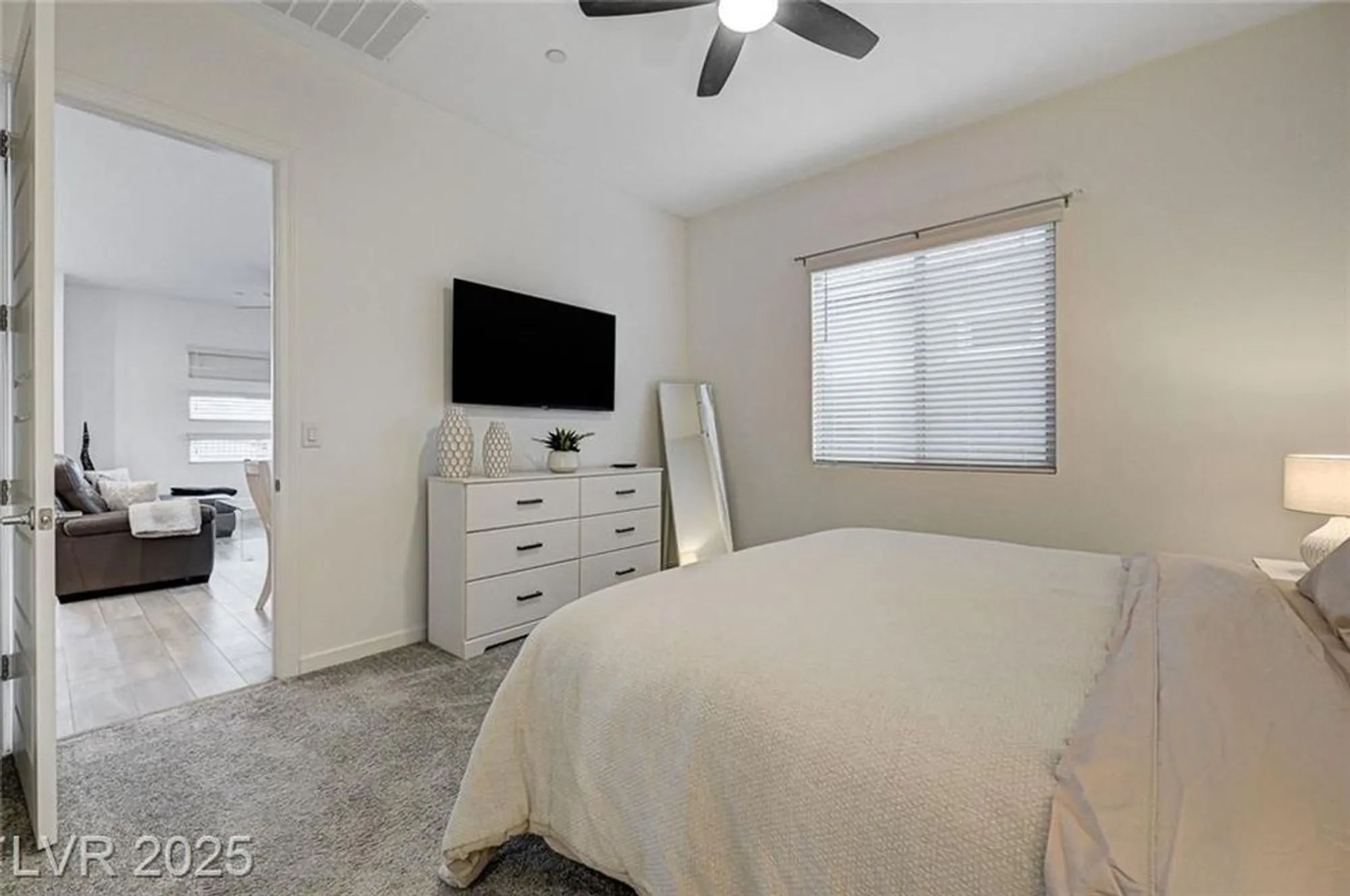 Property Slideshow image 28 of 67 | 912 allister fields ln, Las Vegas, NV, 89138