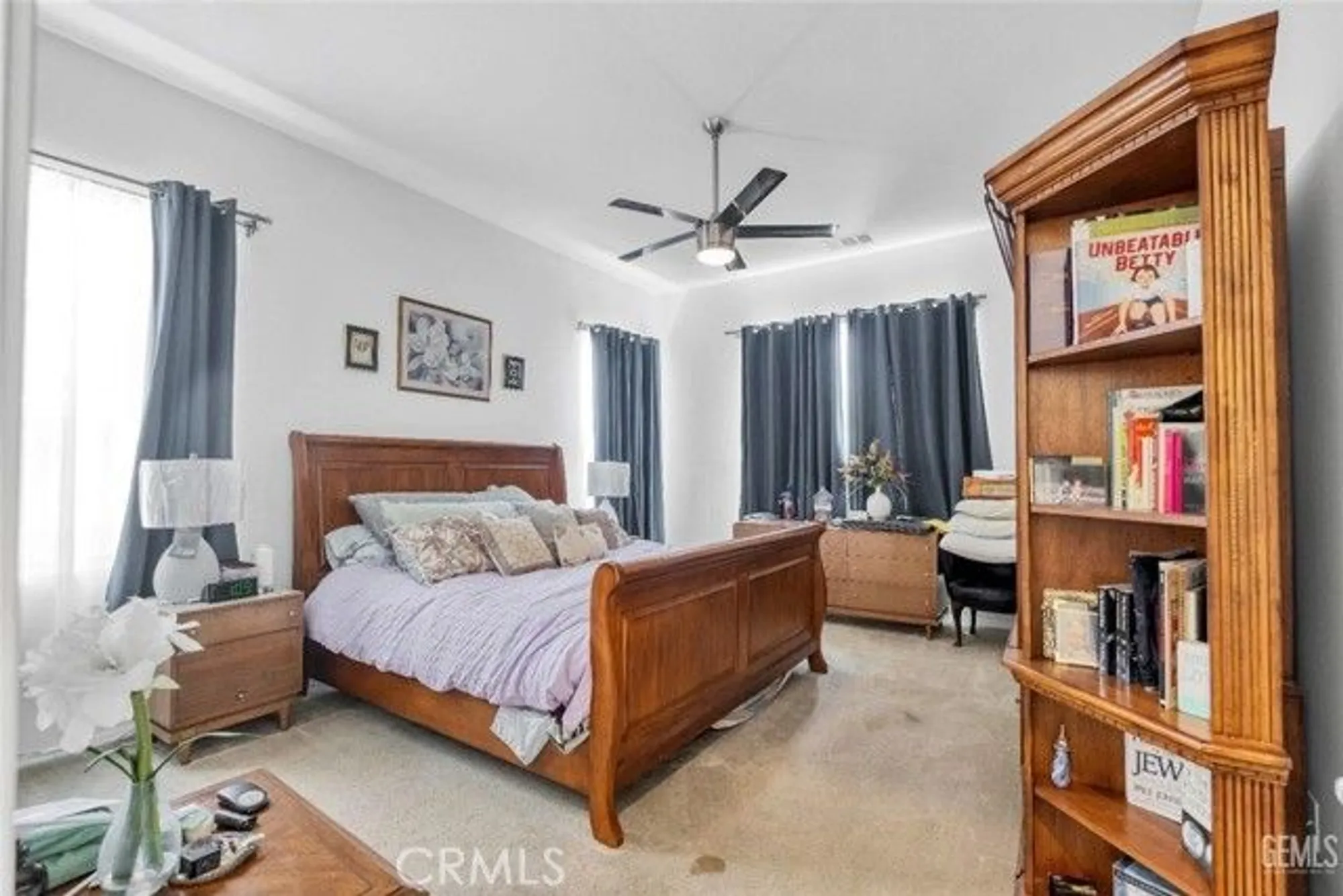 Property Slideshow image 14 of 27 | 9903 francois ln, Bakersfield, CA, 93306