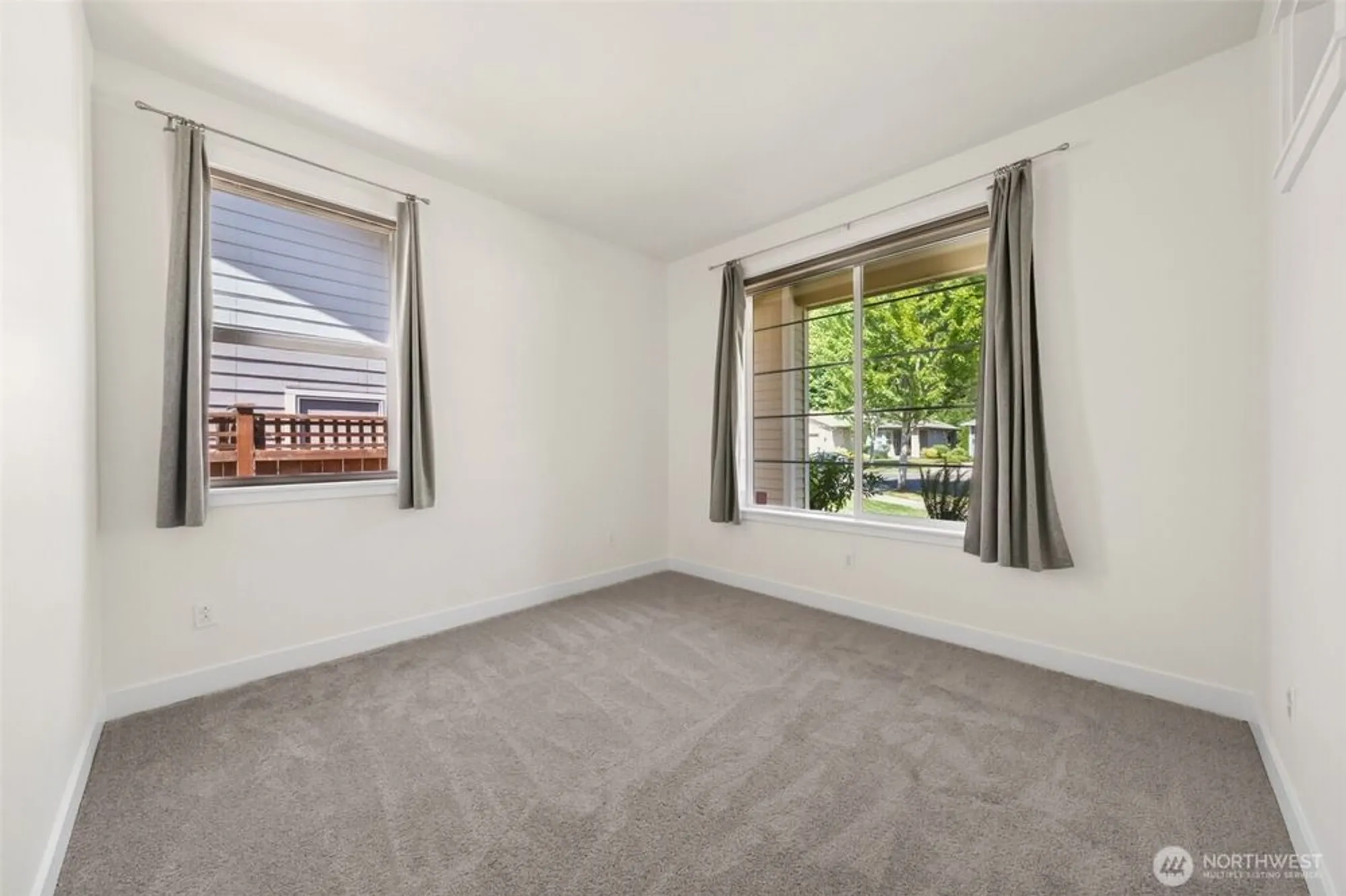 Property Slideshow image 18 of 35 | 14714 knoll park ct, Bonney Lake, WA, 98391