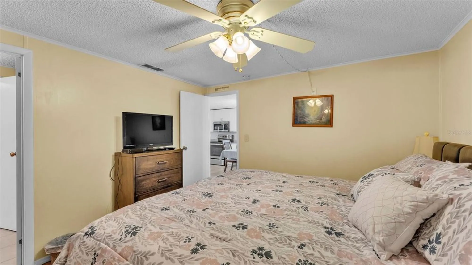 Property Slideshow image 22 of 48 | 3279 pebble bend dr, Lakeland, FL, 33810