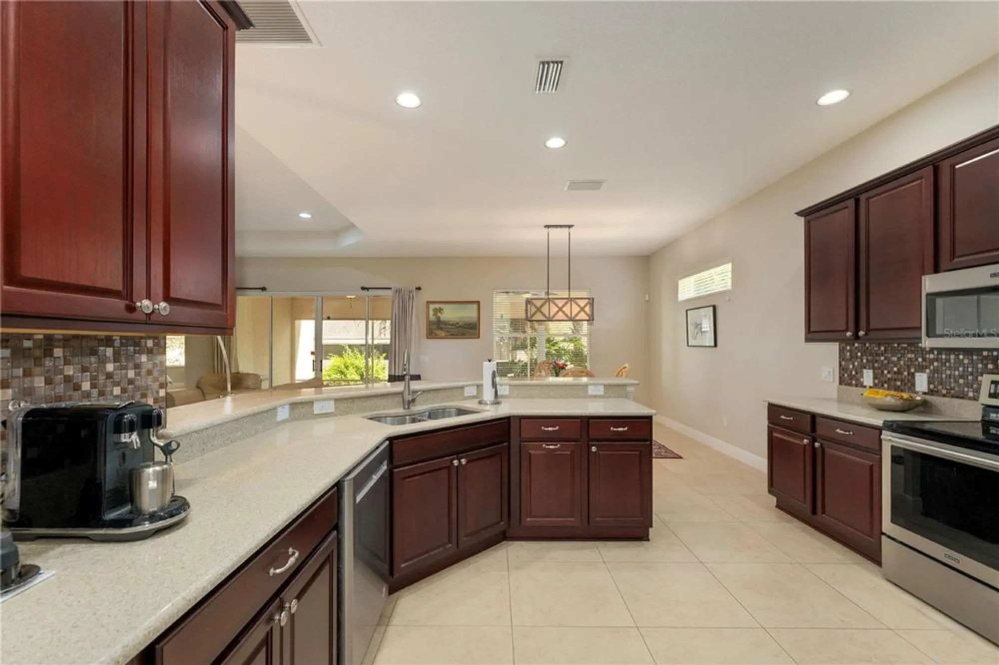 Property Slideshow image 8 of 23 | 5007 belted kingfisher dr, Oxford, FL, 34484