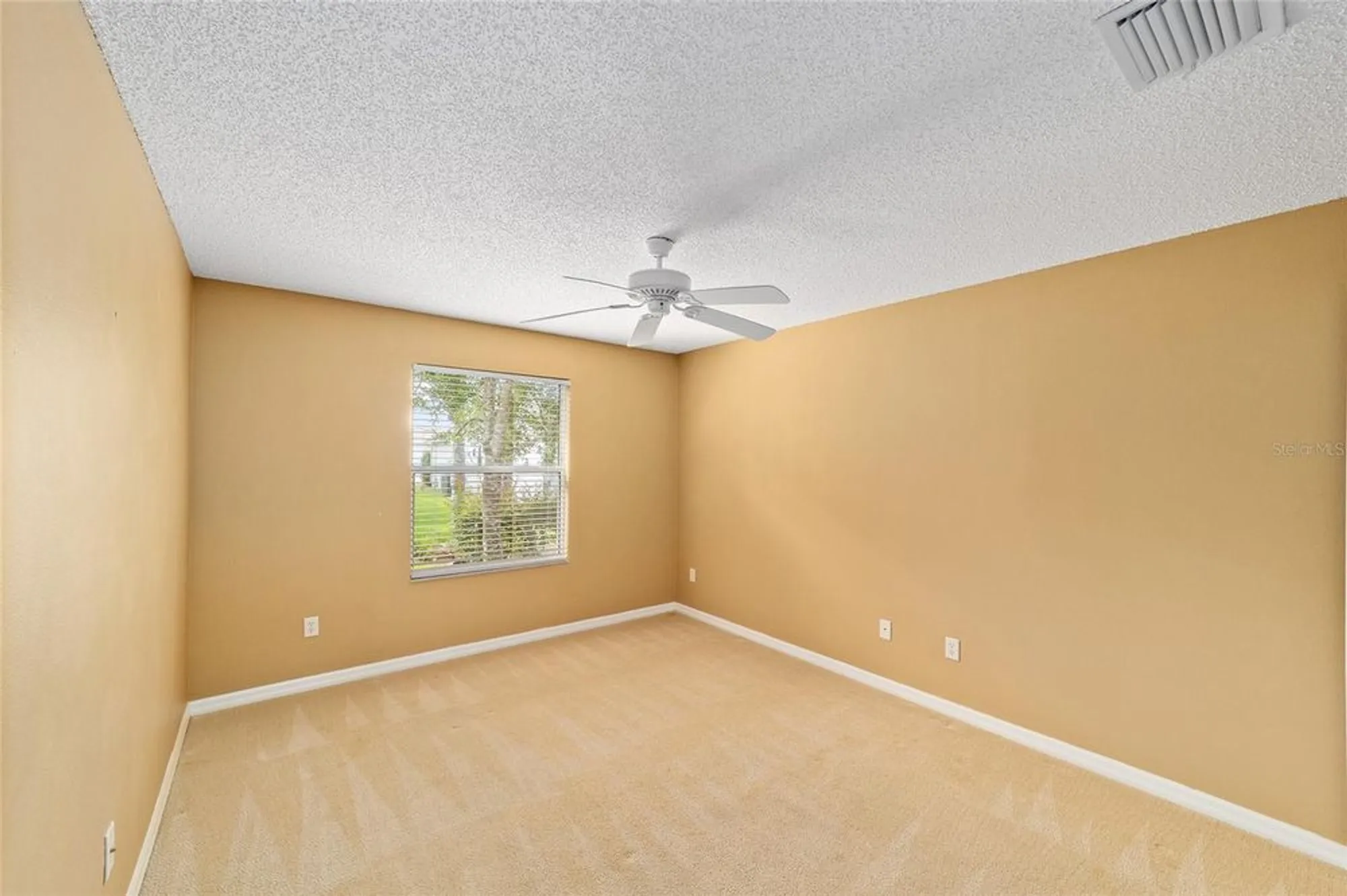 Property Slideshow image 24 of 34 | 290 jefferson ln, The Villages, FL, 32162