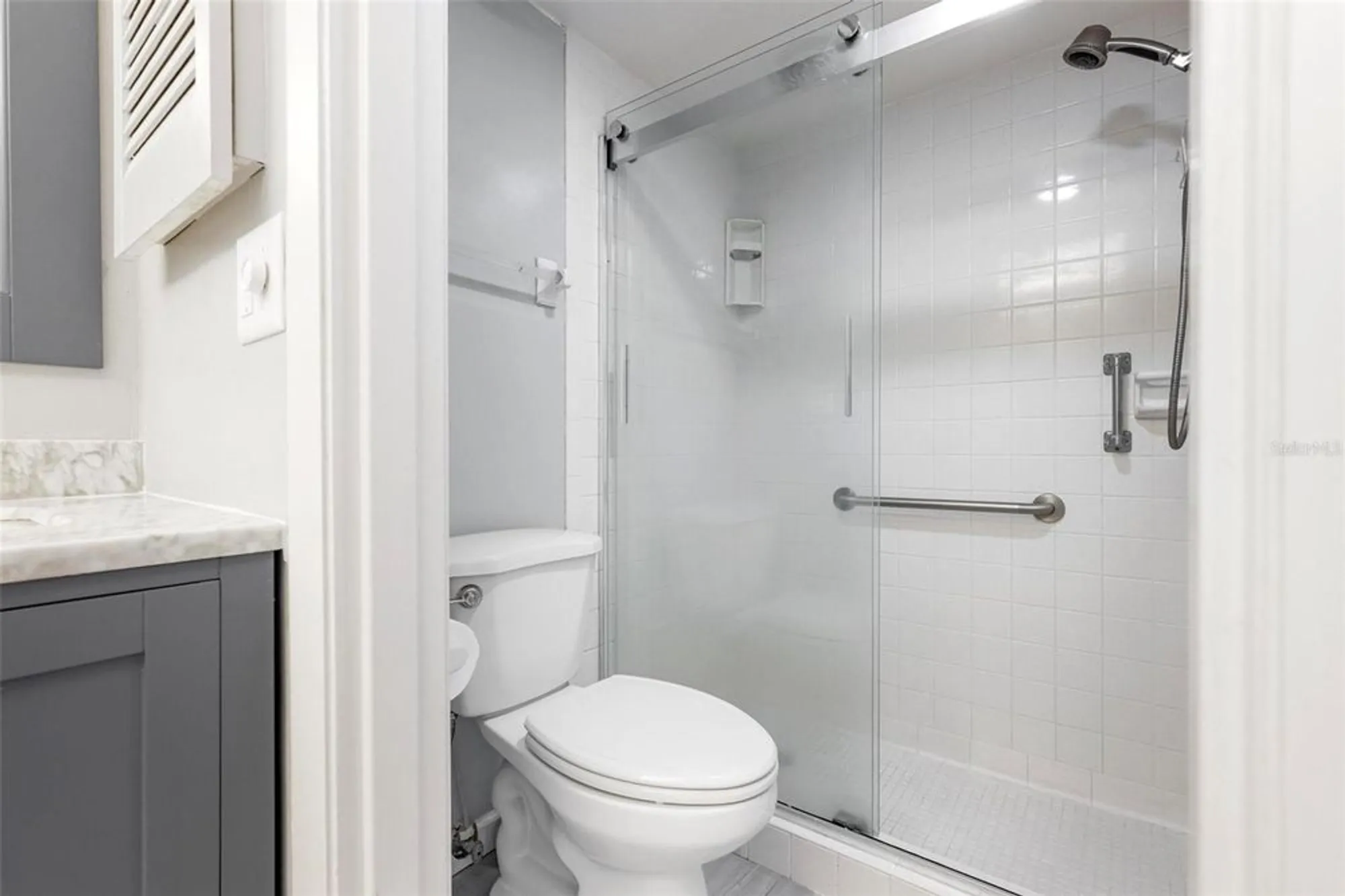 Property Slideshow image 19 of 25 | 2227 circlewood dr # 52, Sarasota, FL, 34231