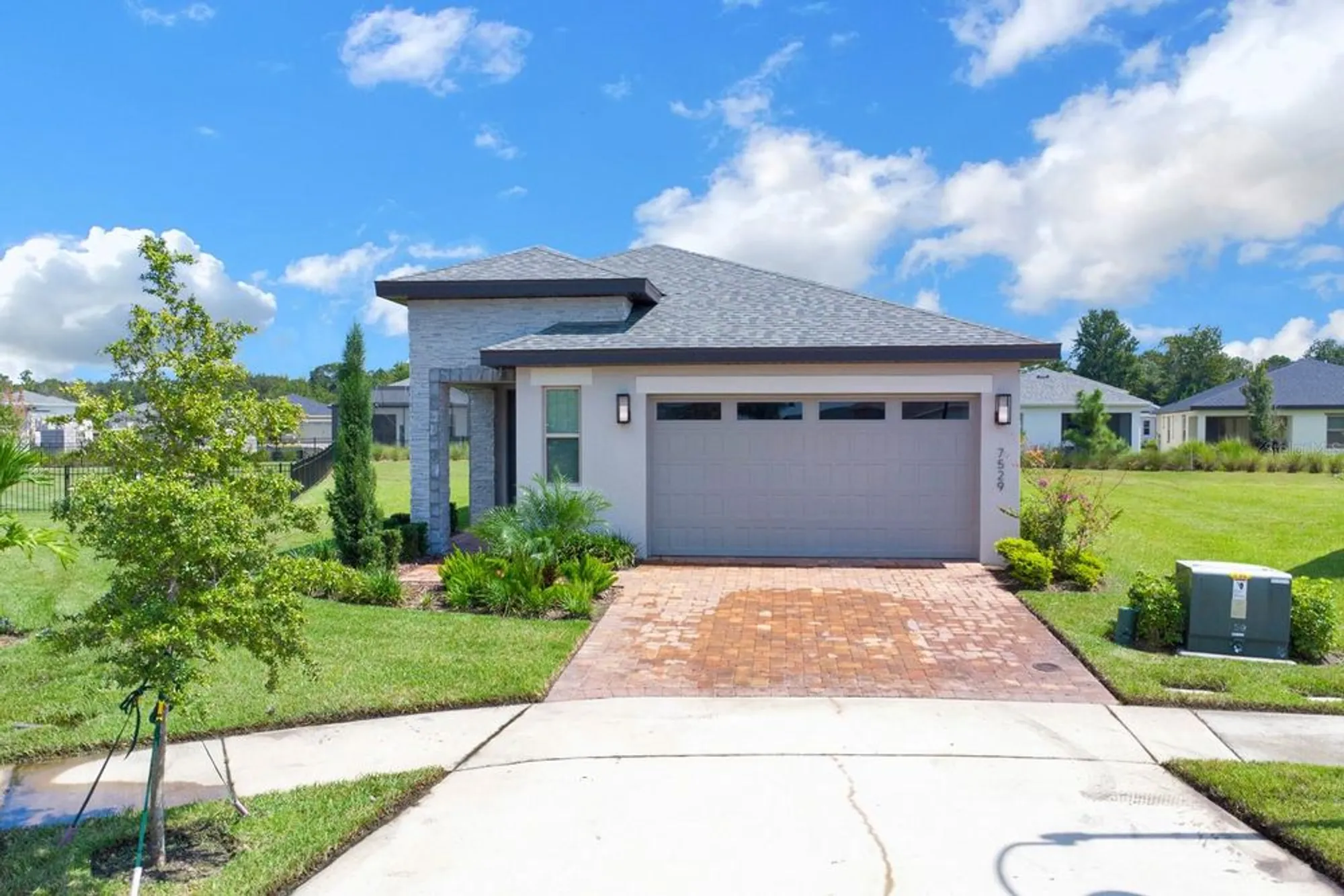 Property Slideshow image 1 of 40 | 7529 castlewood ct, Harmony, FL, 34773