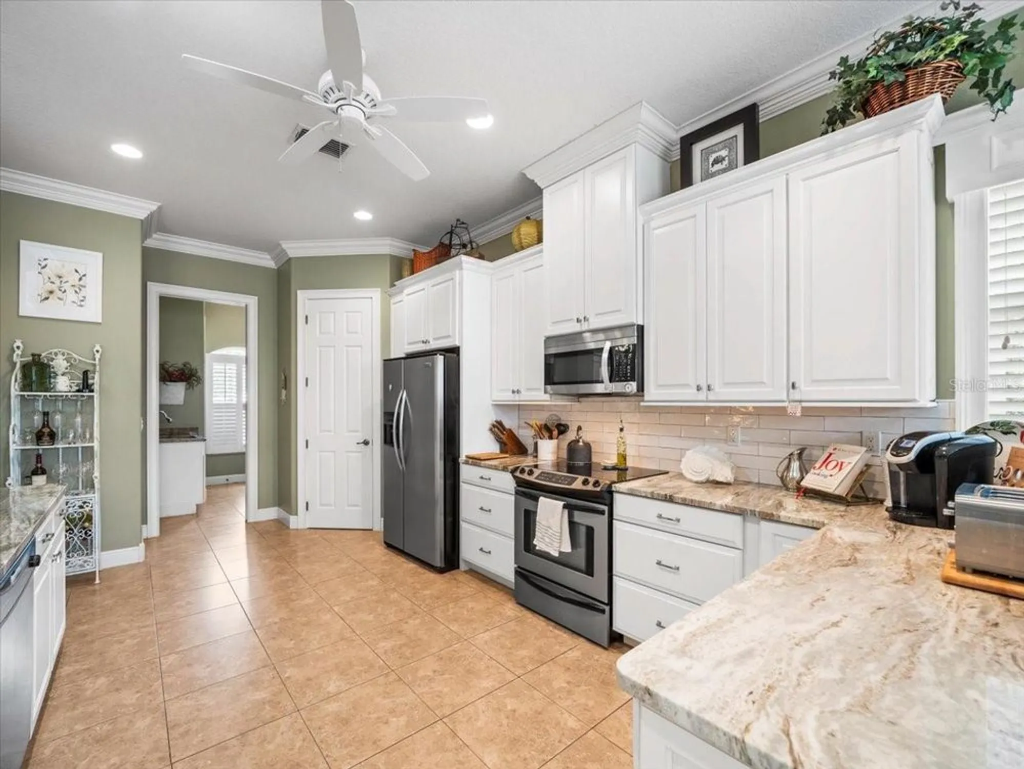 Property Slideshow image 12 of 60 | 8480 athens ct, Weeki Wachee, FL, 34613