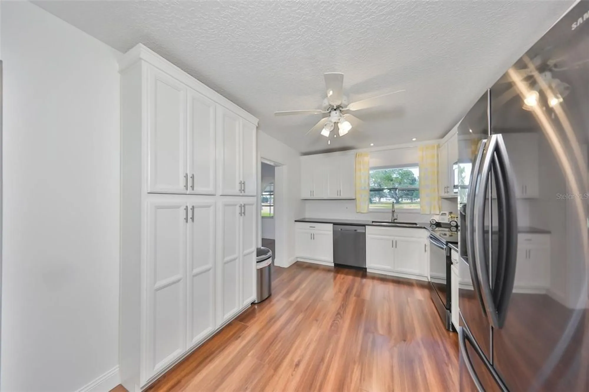 Property Slideshow image 19 of 39 | 611 fox hills dr, Sun City Center, FL, 33573