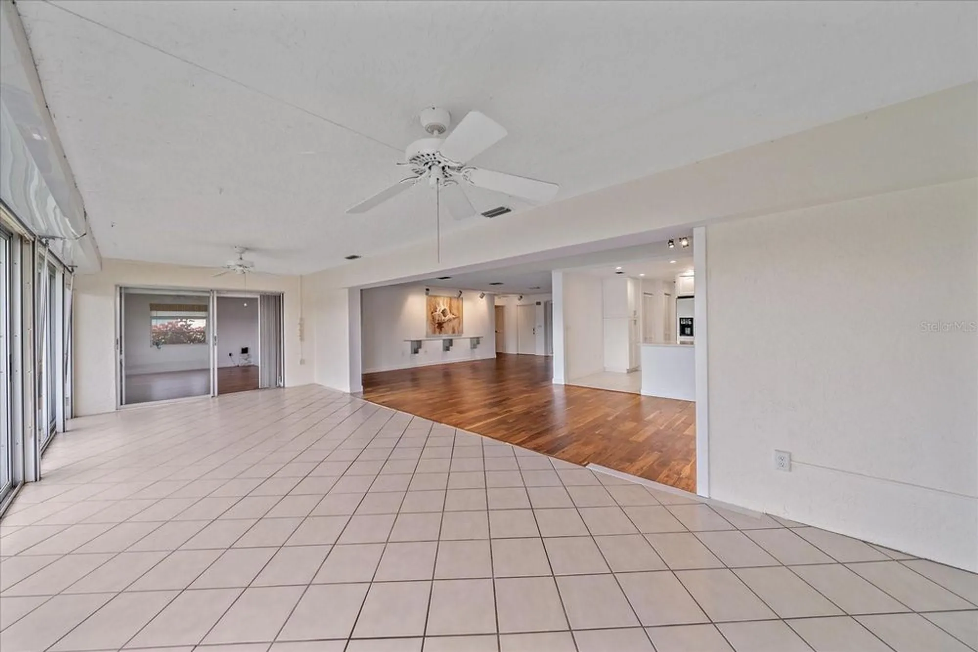 Property Slideshow image 16 of 36 | 7077 w country club dr, Sarasota, FL, 34243