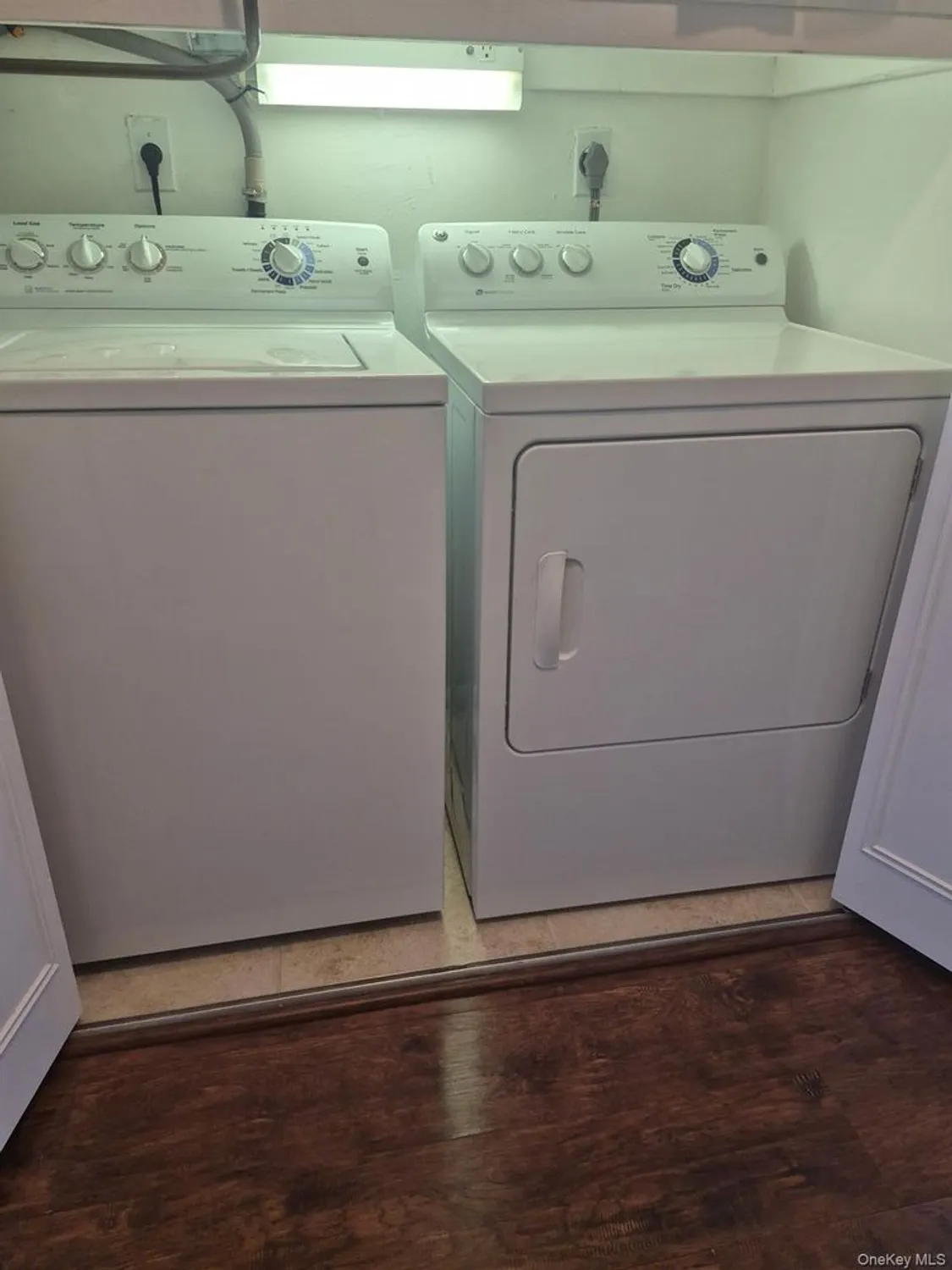 Property Slideshow image 16 of 21 | 424 woodbridge dr d, Ridge, NY, 11961