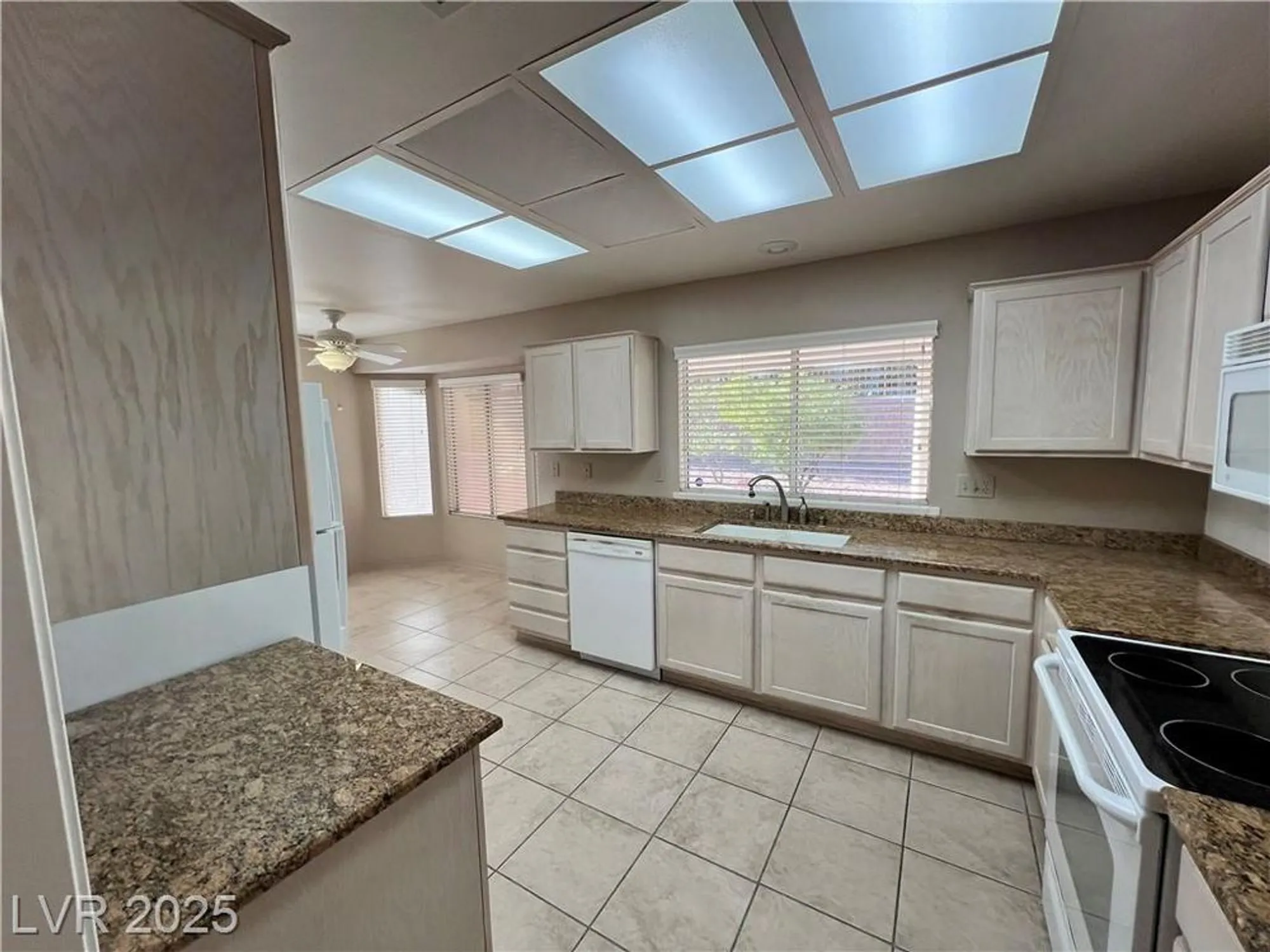 Property Slideshow image 6 of 20 | 2821 tumble brook dr, Las Vegas, NV, 89134