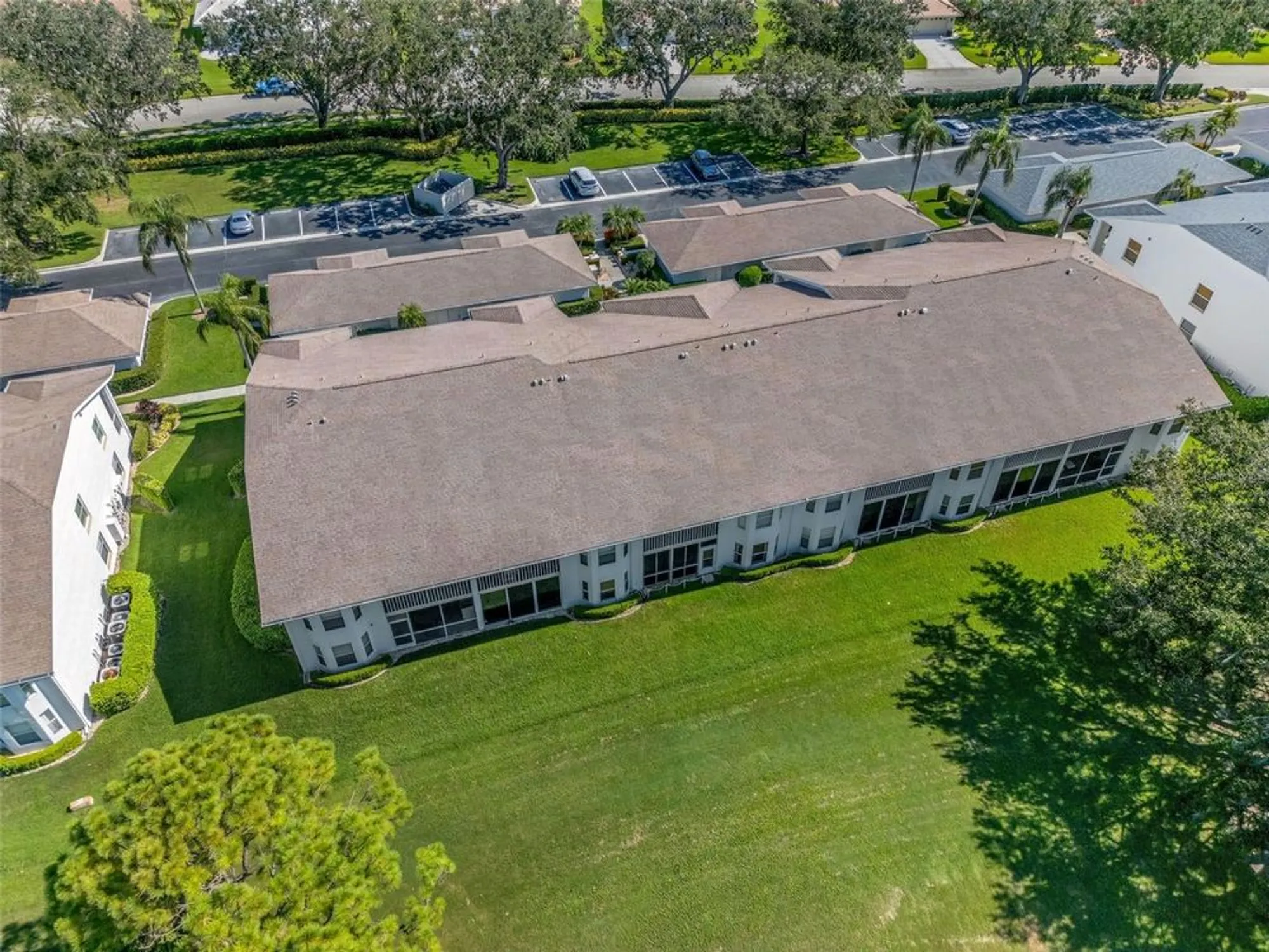 Property Slideshow image 23 of 27 | 6908 drewrys blf 704, Bradenton, FL, 34203