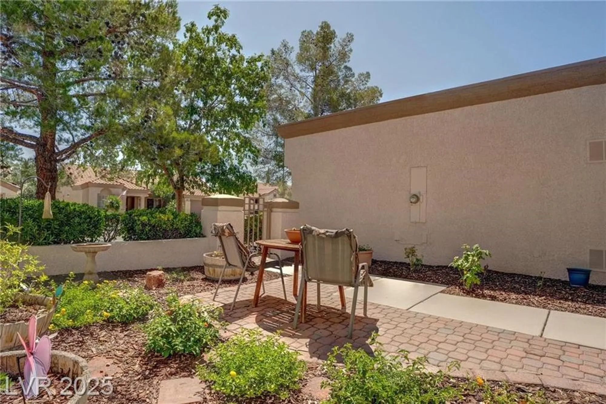 Property Slideshow image 6 of 42 | 2541 desert glen dr, Las Vegas, NV, 89134