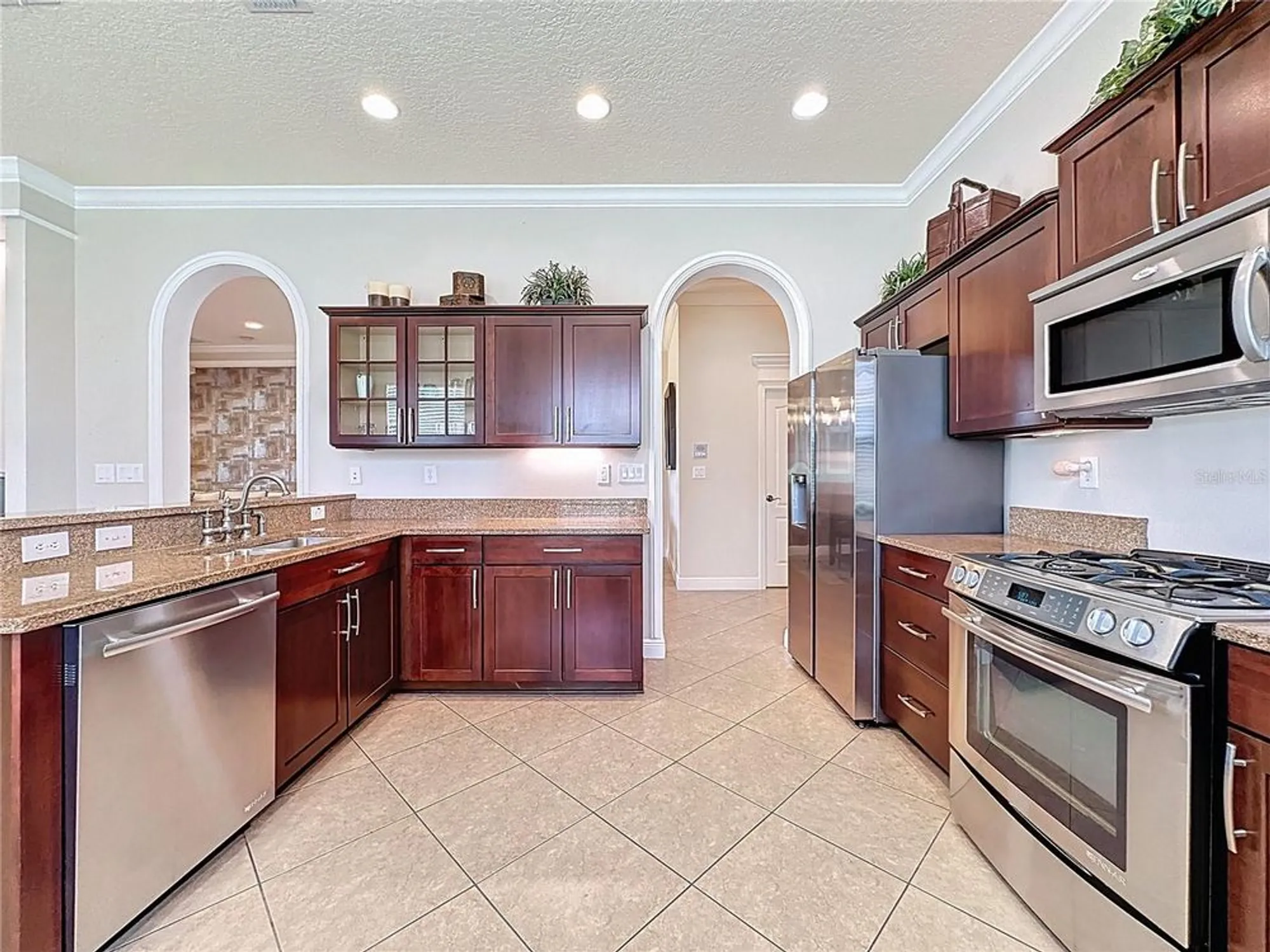 Property Slideshow image 21 of 70 | 243 bayou bend rd, Groveland, FL, 34736
