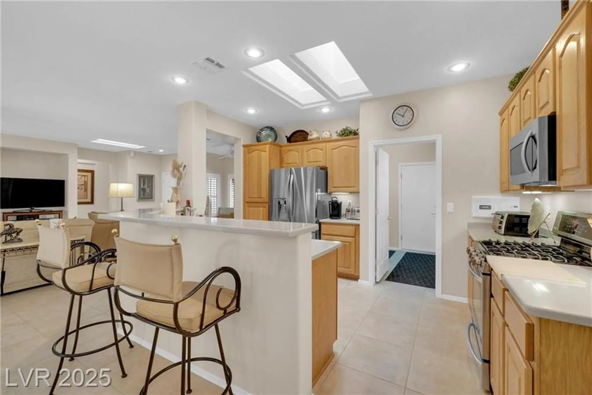 Property Slideshow image 11 of 37 | 1668 sebring hills dr, Henderson, NV, 89052