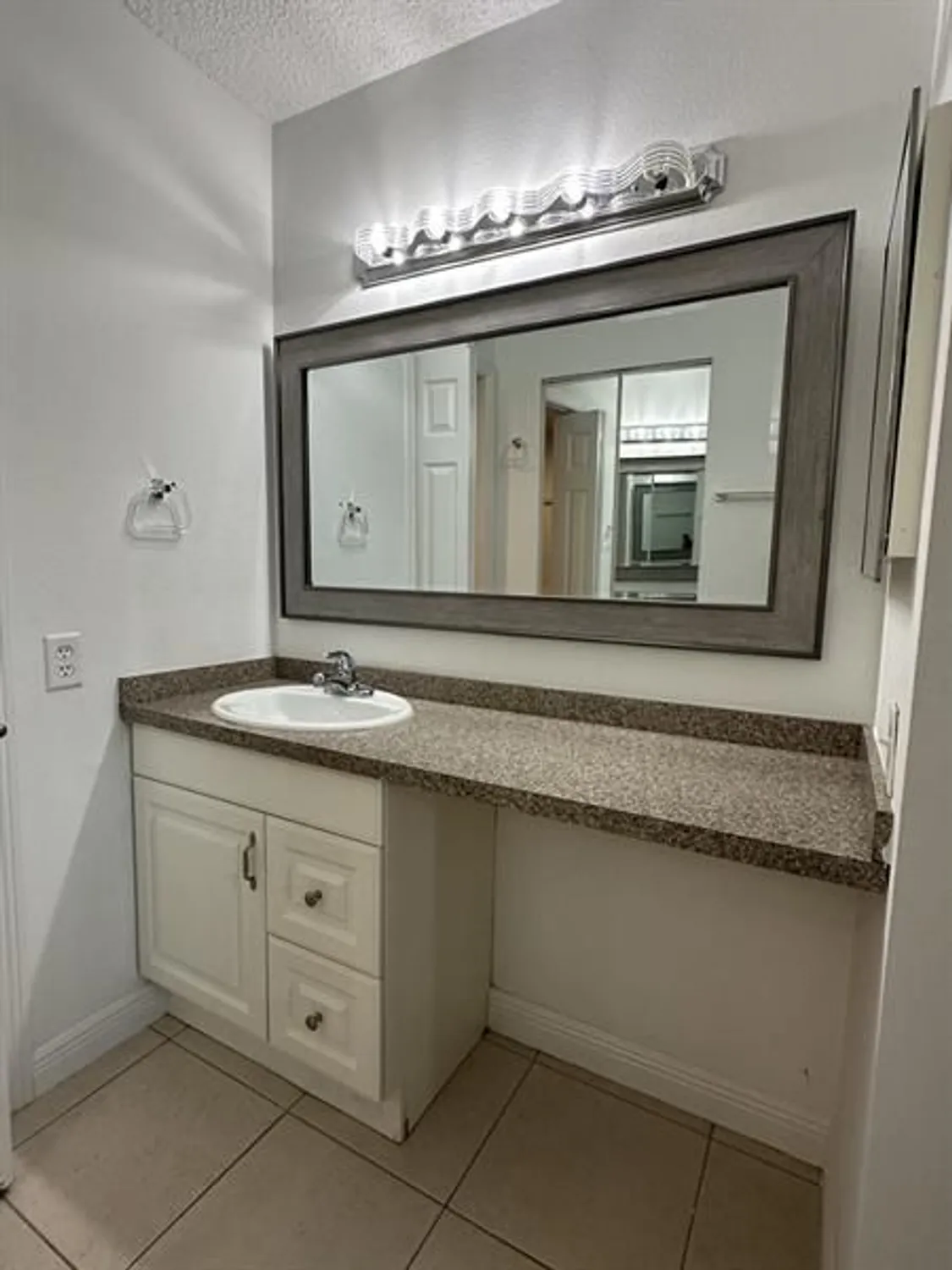 Property Slideshow image 11 of 20 | 9401 lime bay blvd 115, Tamarac, FL, 33321