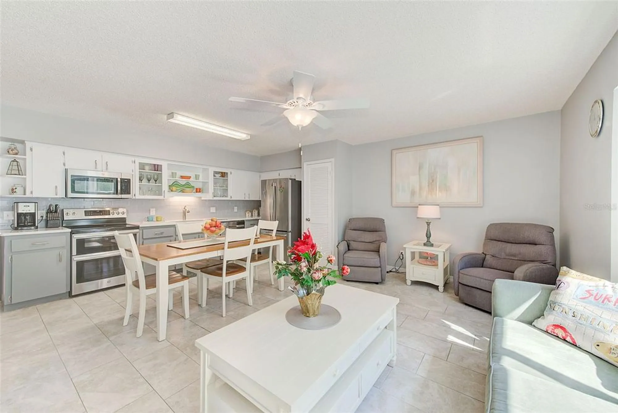 Property Slideshow image 15 of 43 | 2229 americus blvd 25, Clearwater, FL, 33763