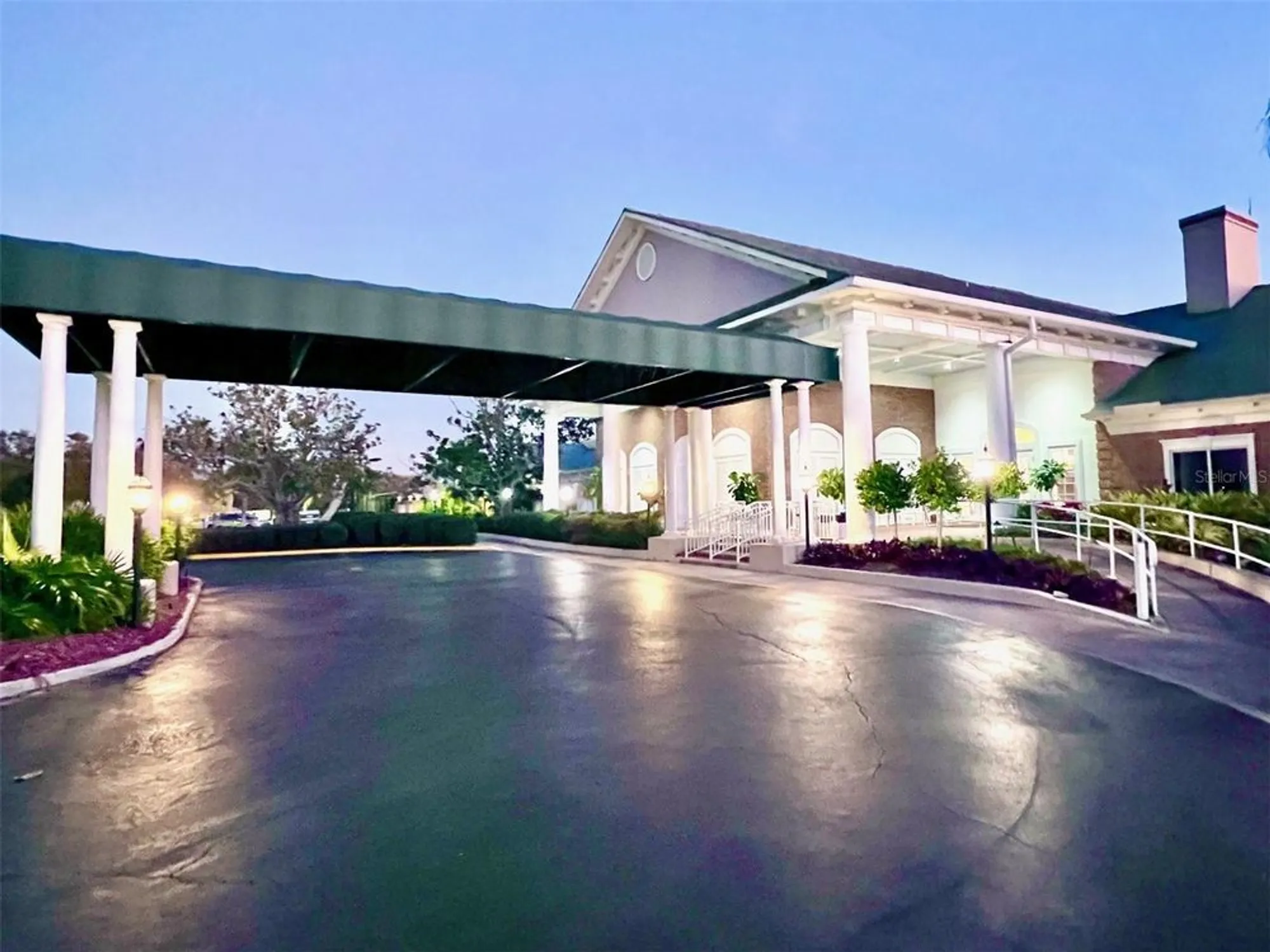 Property Slideshow image 37 of 71 | 6707 stone river rd apt 203, Bradenton, FL, 34203