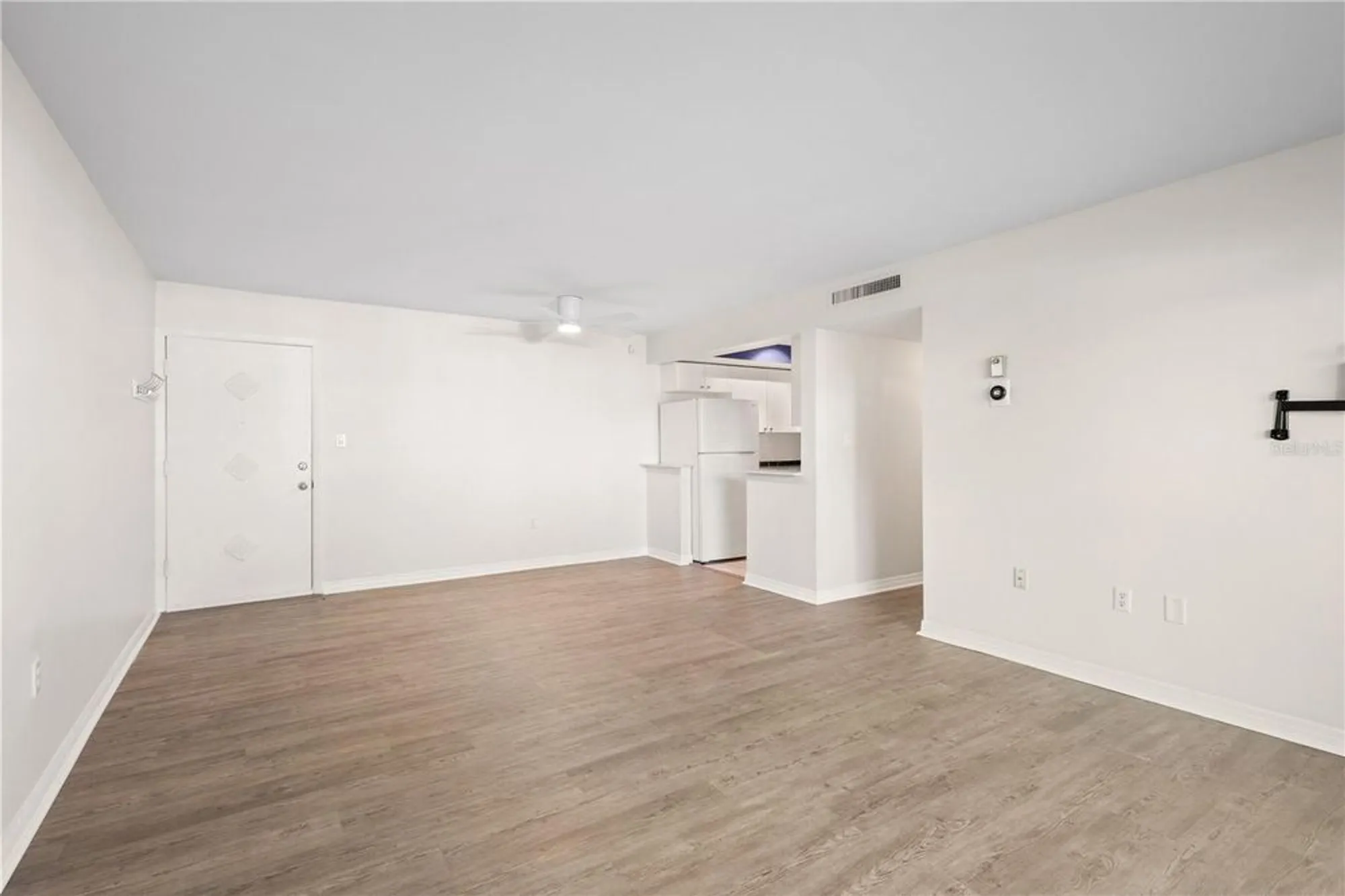 Property Slideshow image 6 of 30 | 2437 harbor blvd apt 210, Port Charlotte, FL, 33952