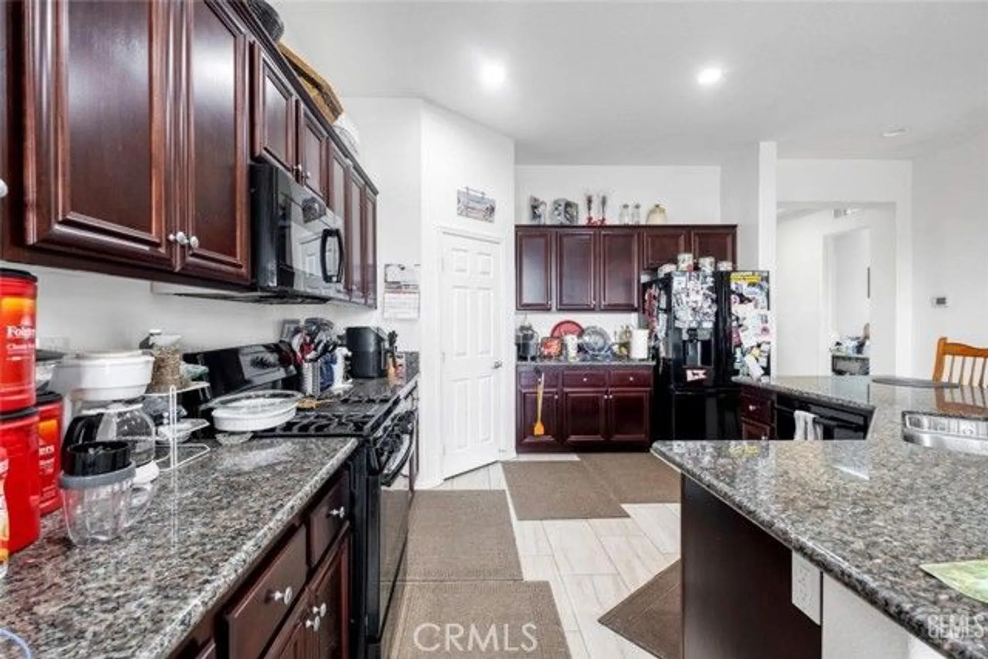 Property Slideshow image 24 of 27 | 9903 francois ln, Bakersfield, CA, 93306