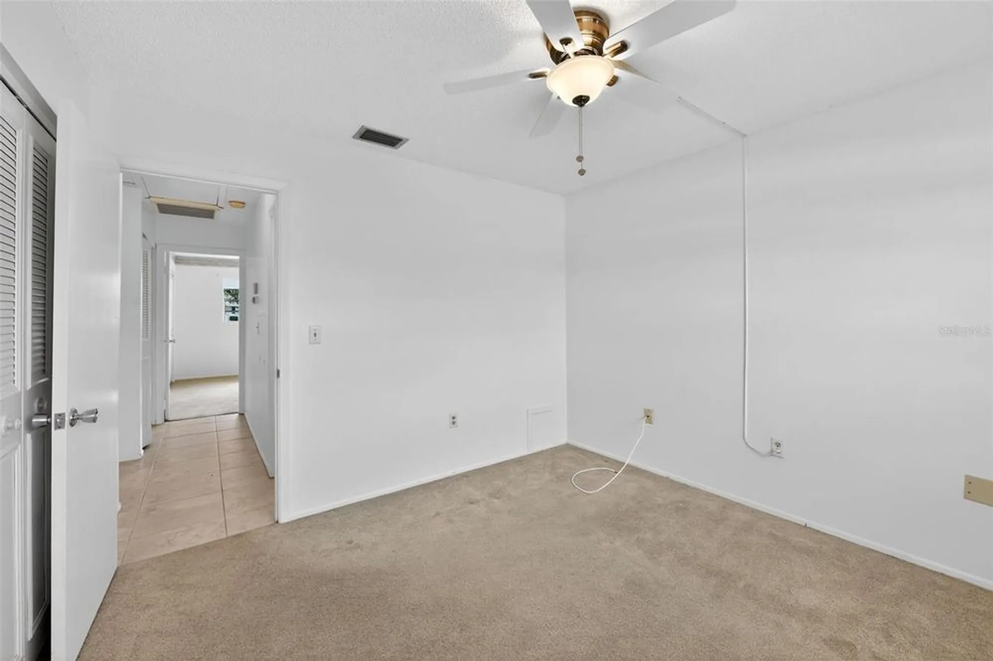 Property Slideshow image 19 of 27 | 2560 golf course dr 507, Sarasota, FL, 34234